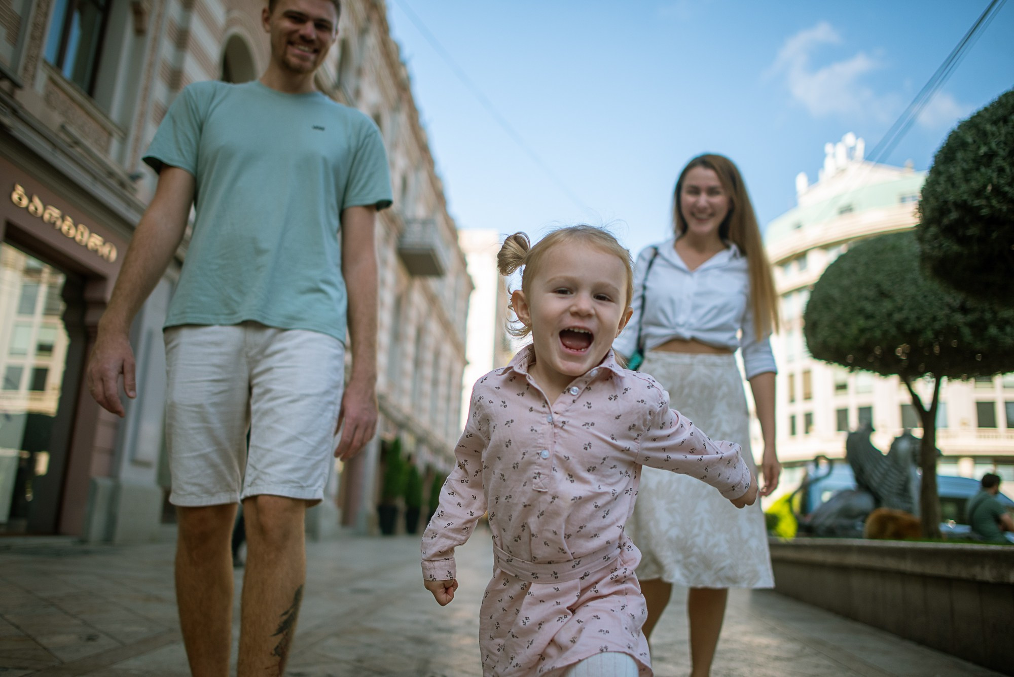 Family Paths in Tbilisi. Documentary family photography in Barcelona and beyond