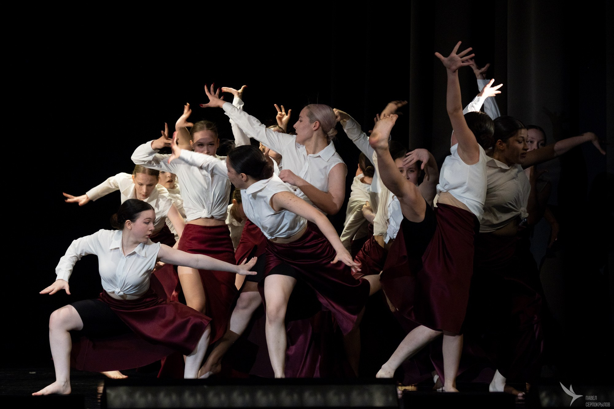 Концерт народного хореографического коллектива «Виктория». Репортажный фотограф в Казани Павел Серпокрылов