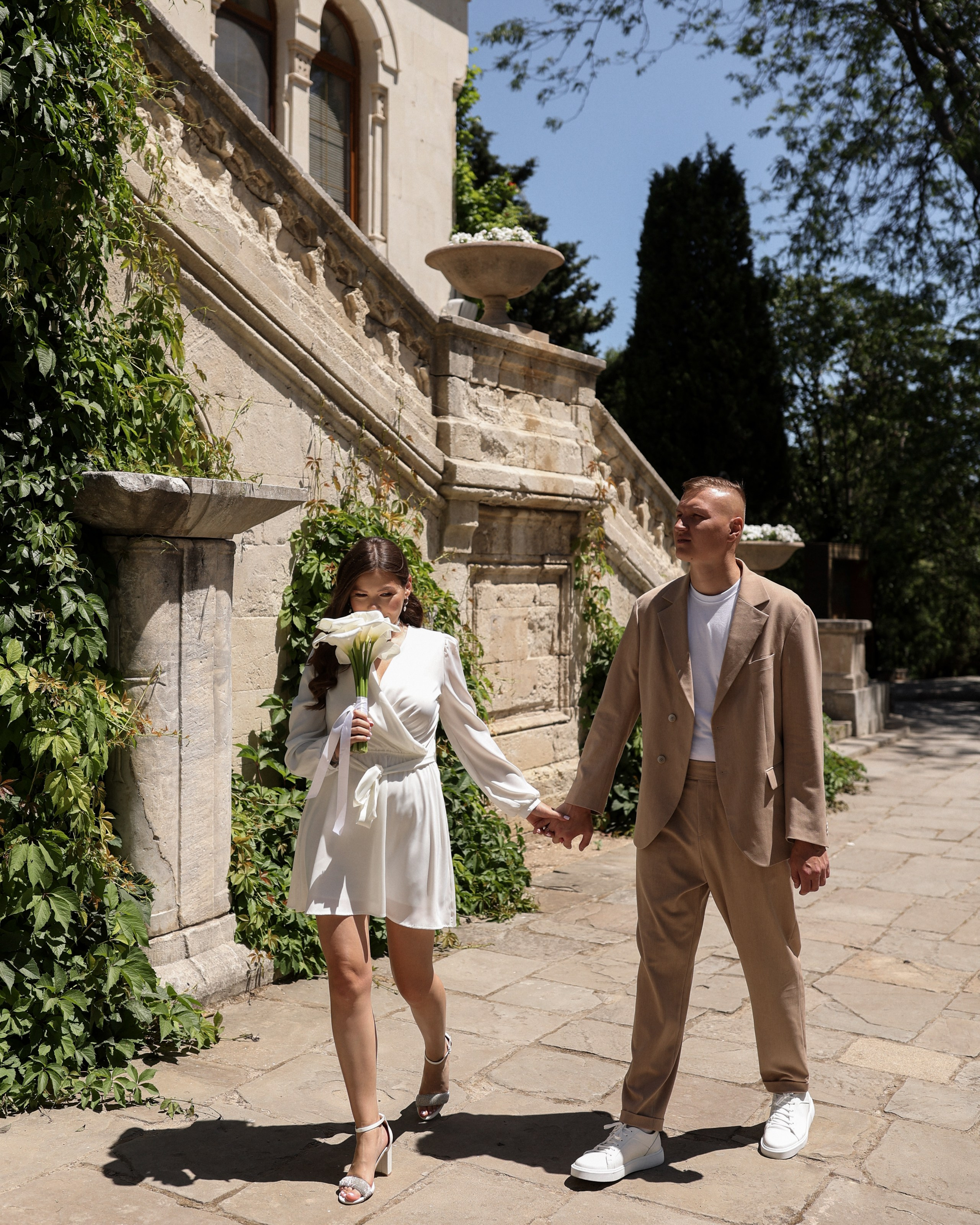 Роспись и прогулка в старом Херсонесе. Фотограф в Севастополе и Крыму Артем Волобуев