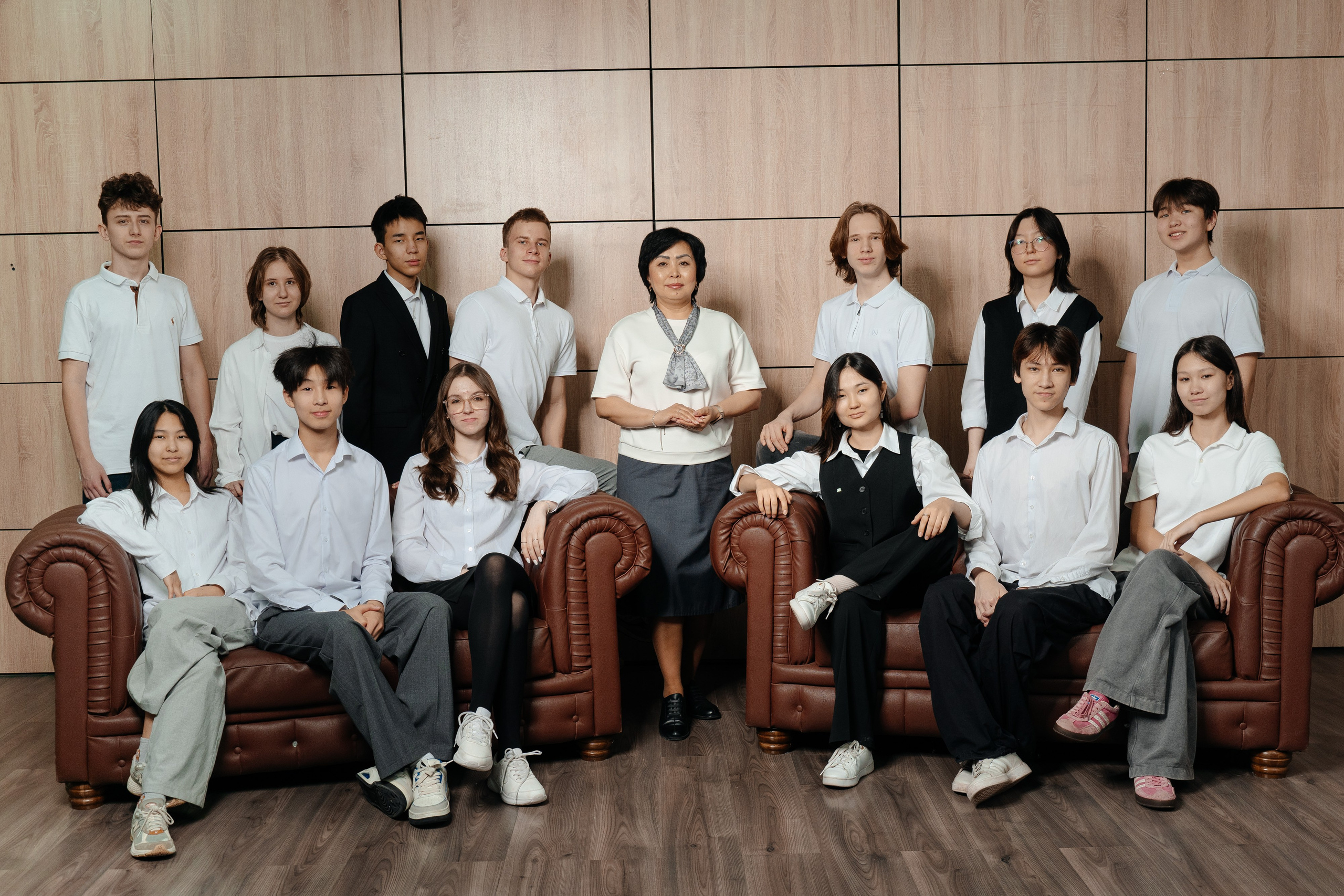 Общие кадры в школе. Выпускные альбомы в Нур-Султане (Астана) и по всему Казахстану