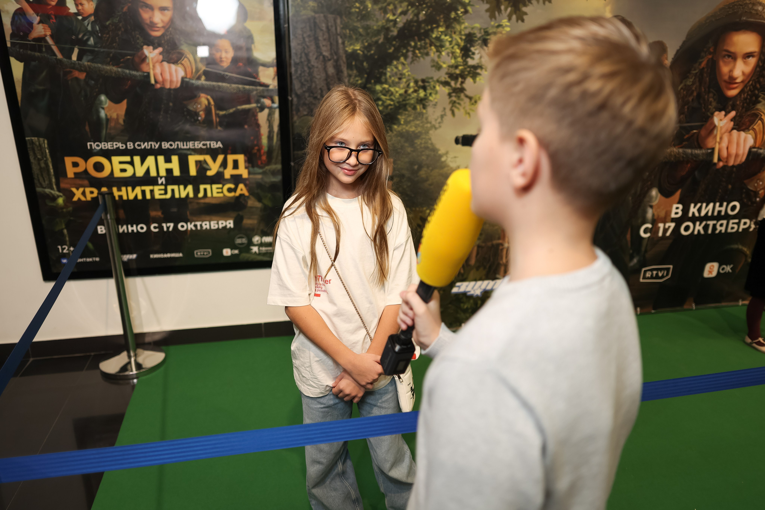 Школа «Останкино» на премьере Робин Гуд. Репортажный фотограф видеограф в Москве Ольга Плаксина