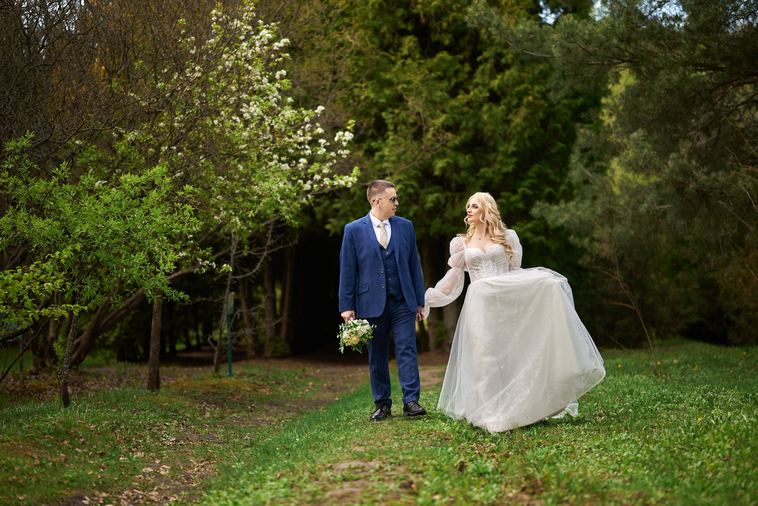 Фотограф Старый Оскол, Губкин. Свадебная фотосессия, доступная цена. Профессиональный фотограф Старый Оскол, Губкин — свадьба, венчание, крещение, юбилей и день рождения