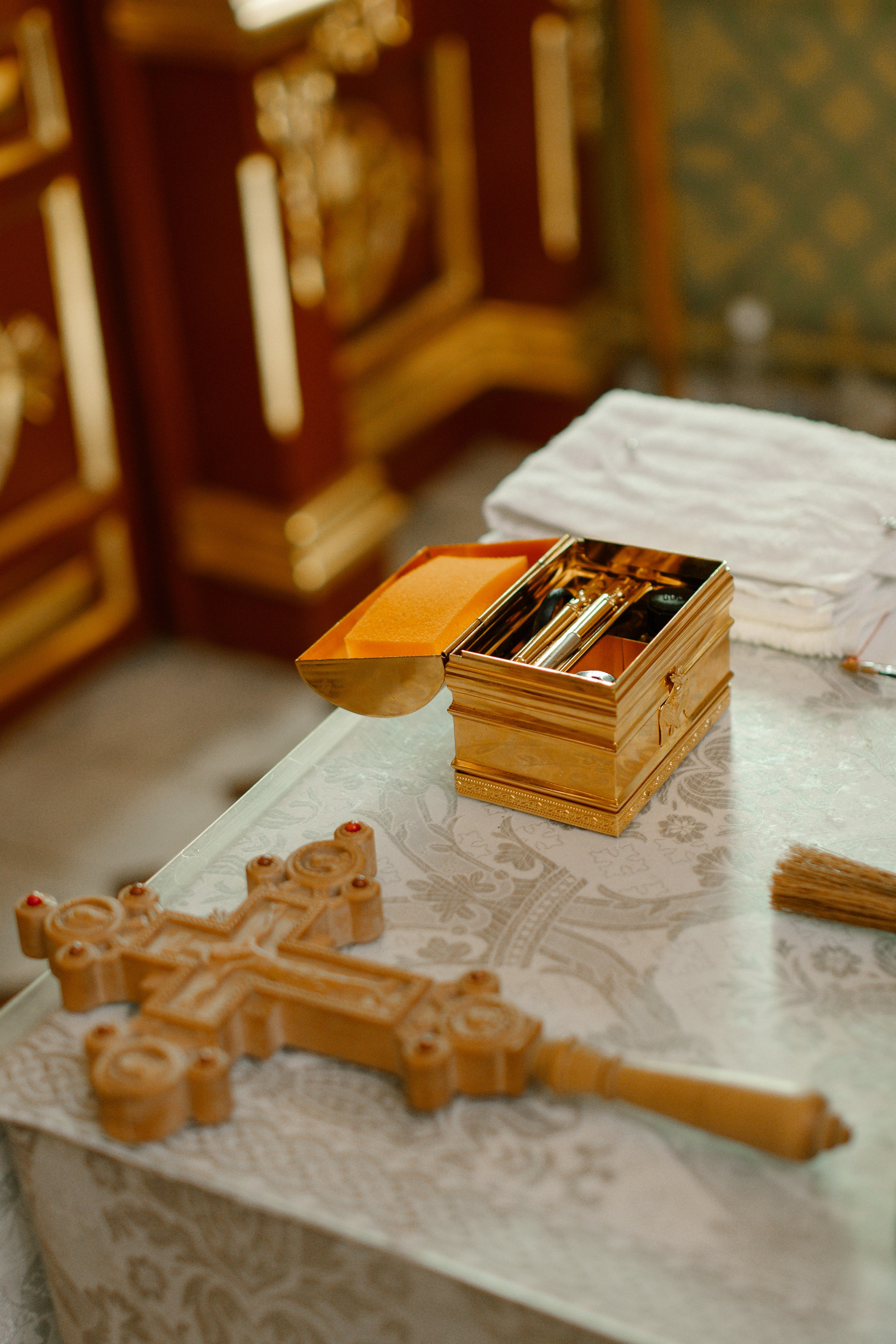 Крещение в Храме Воздвижения Креста Господня в Алтуфьеве. Семейный и свадебный фотограф в Москве Татьяна Николаева