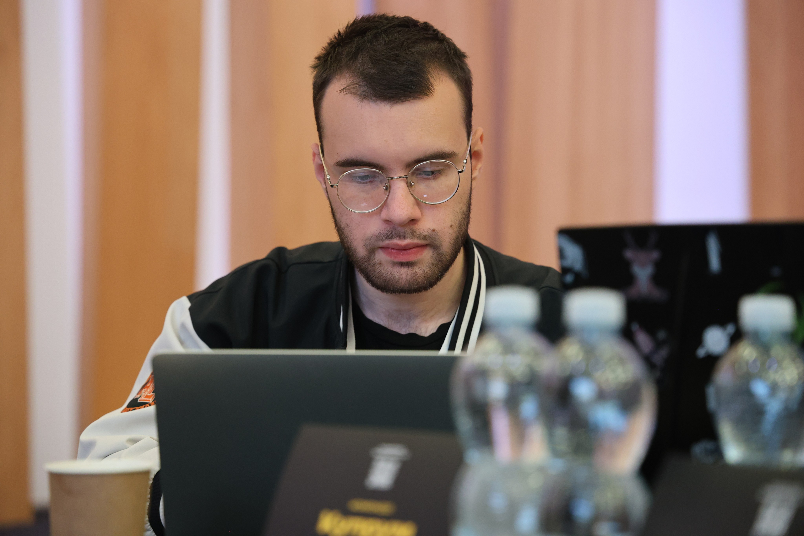 «LeaderUp» Case-championship. Aleksandr Rasskazchikov — Photographer