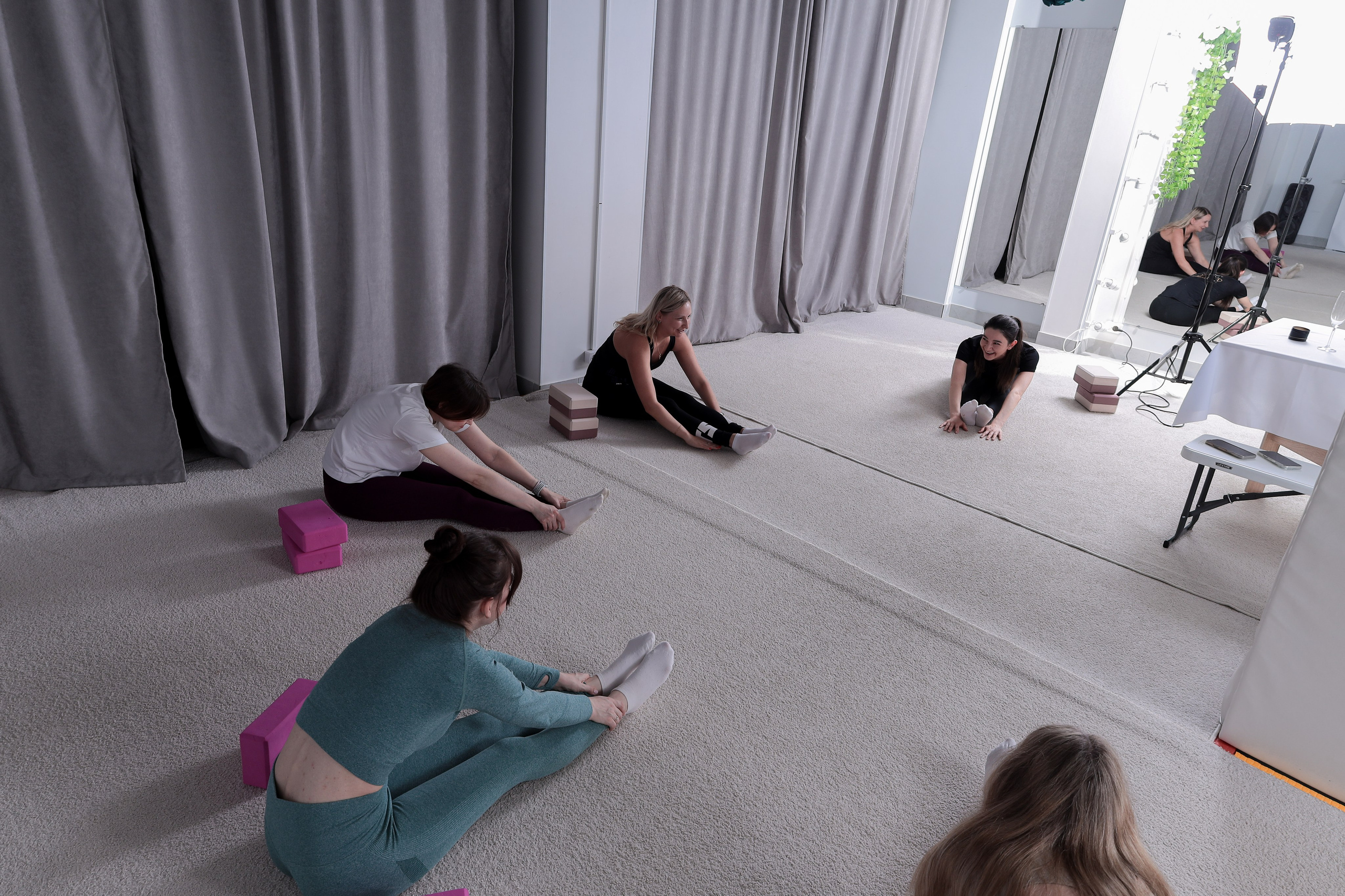 Арт-терапия + аэройога. Фотограф Надршина Лилия