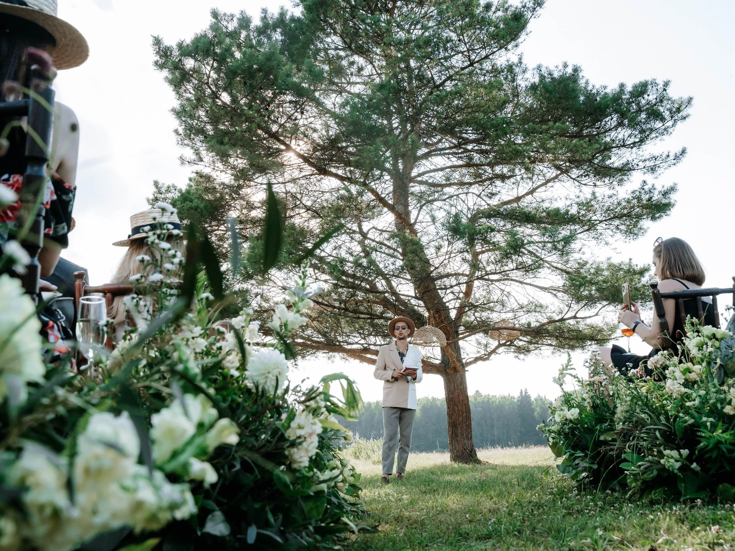 Ведущий Никита Шляндин