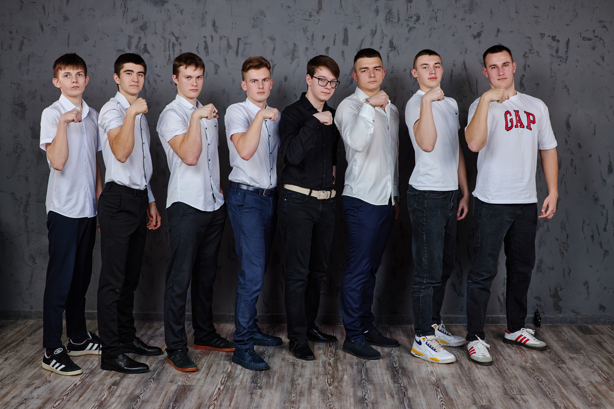 Сьемка выпускного альбома в студии DARK LOFT таганрог. Фотограф Выпускные альбомы Таганрог Сергей Коробченко