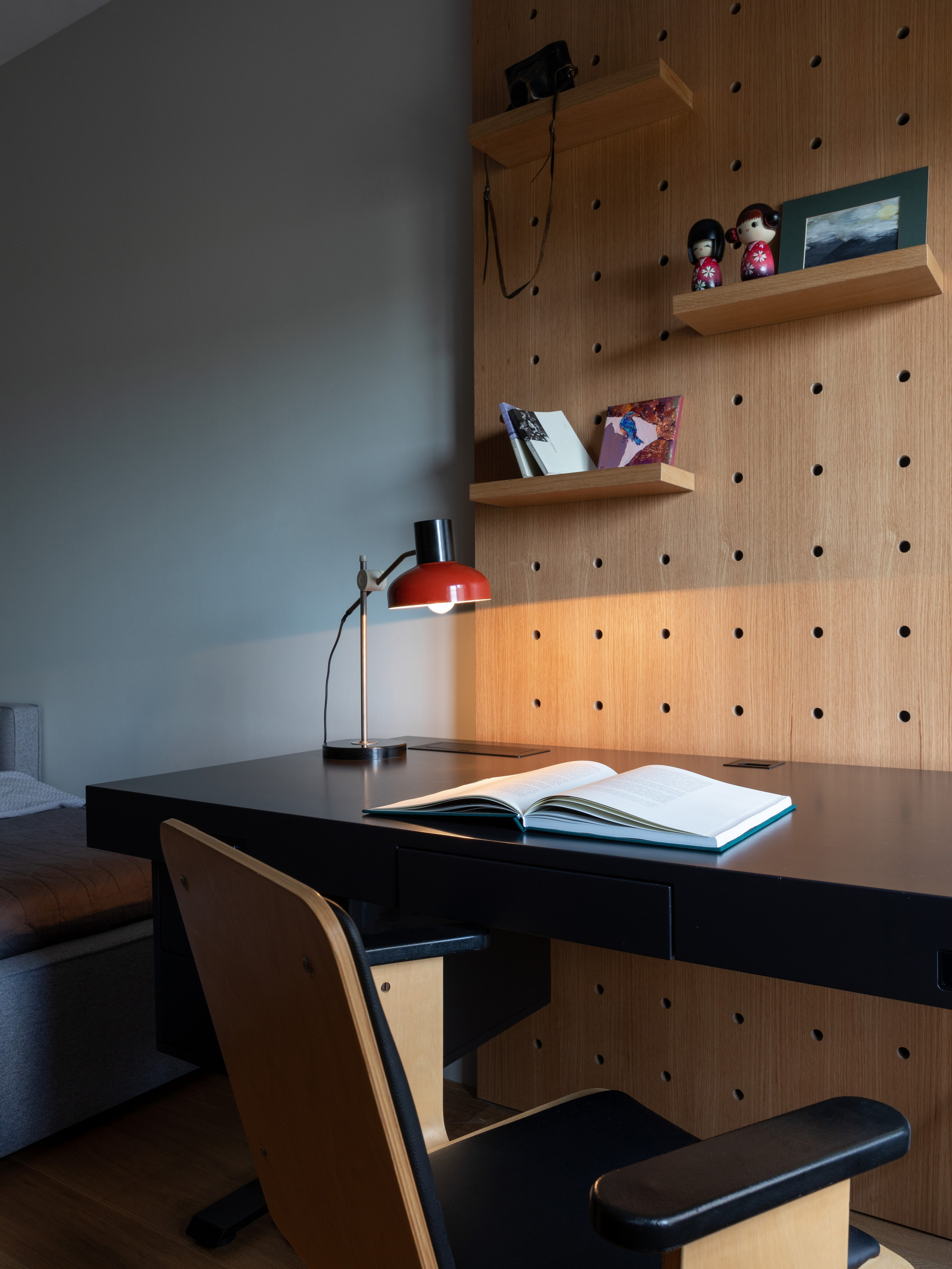 Парадная. «Roots» полный цикл производства мебели и интерьерных решений