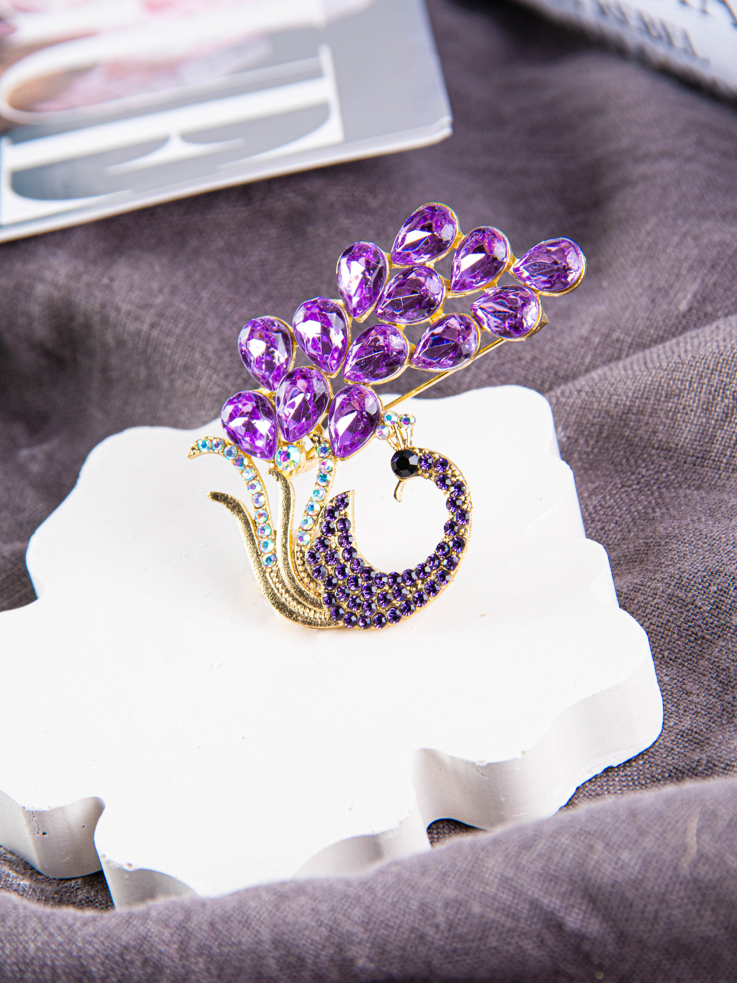 Брошь. «Матрица»