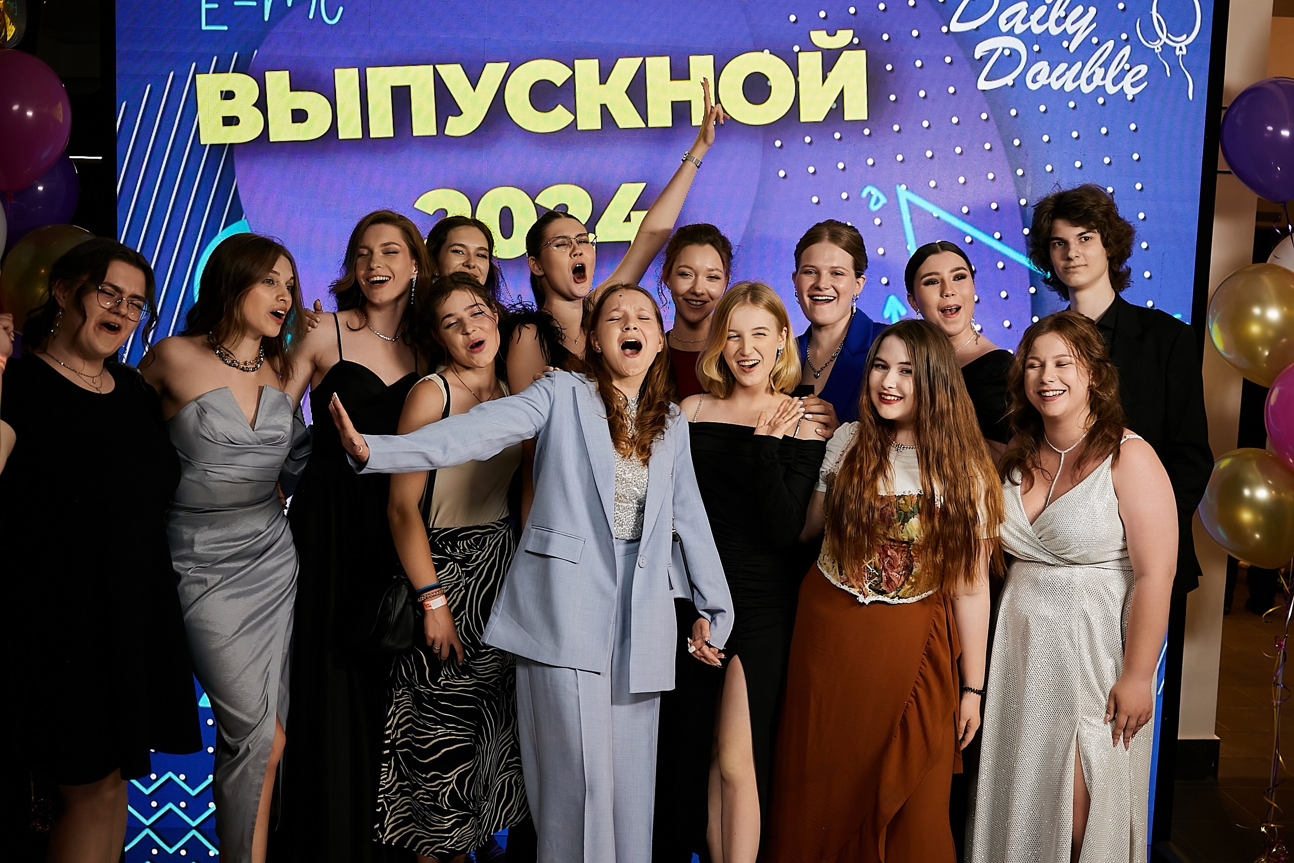 Выпускной 2024 концертный зал Академия ВТБ. Фотограф и Видеограф в Москве. Олег Корушев