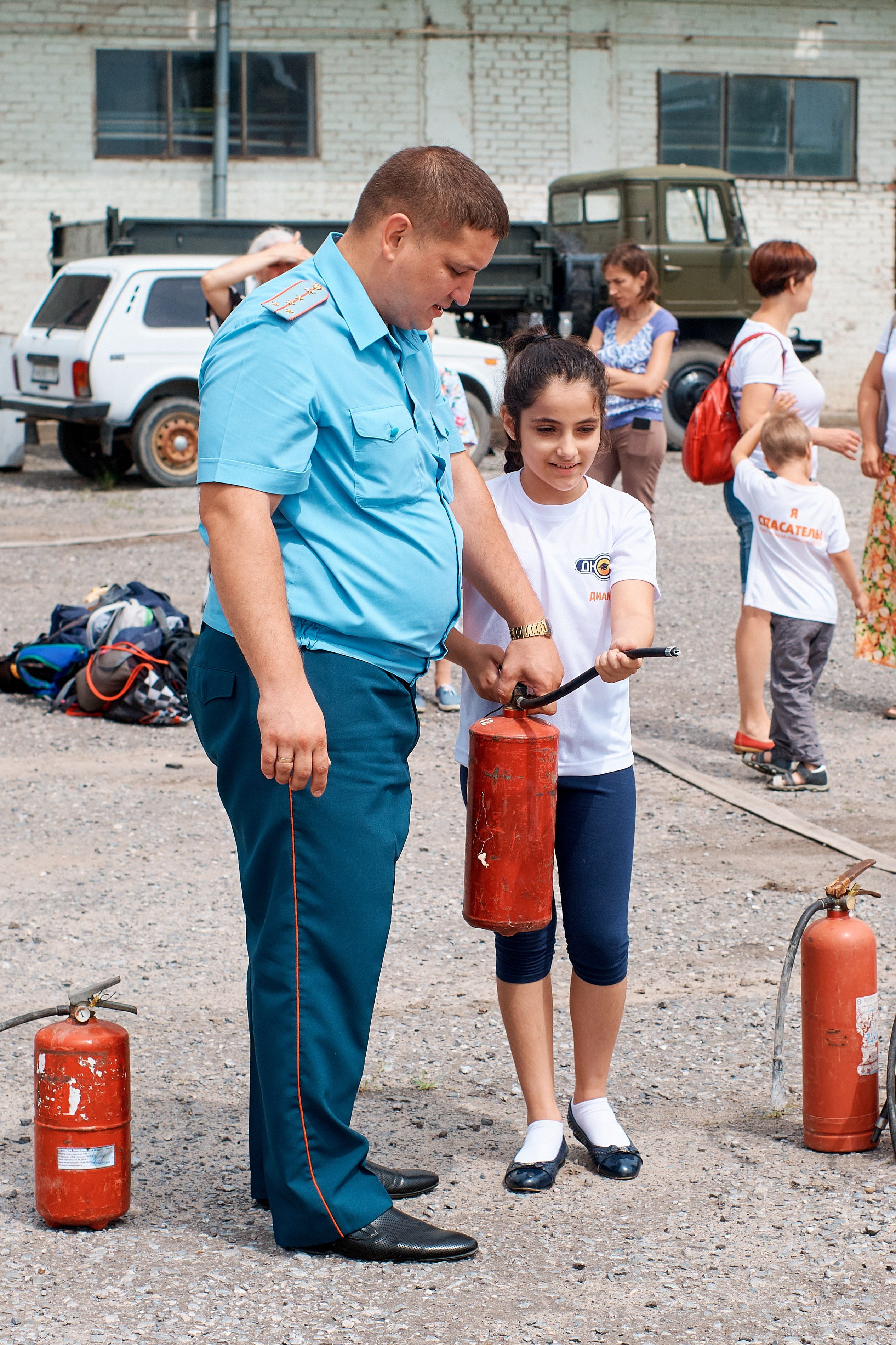 Детский лагерь ДЮНА. Поход в «Пожарно-спасательную часть № 22». Фотограф Таганрог Анна Трайжон
