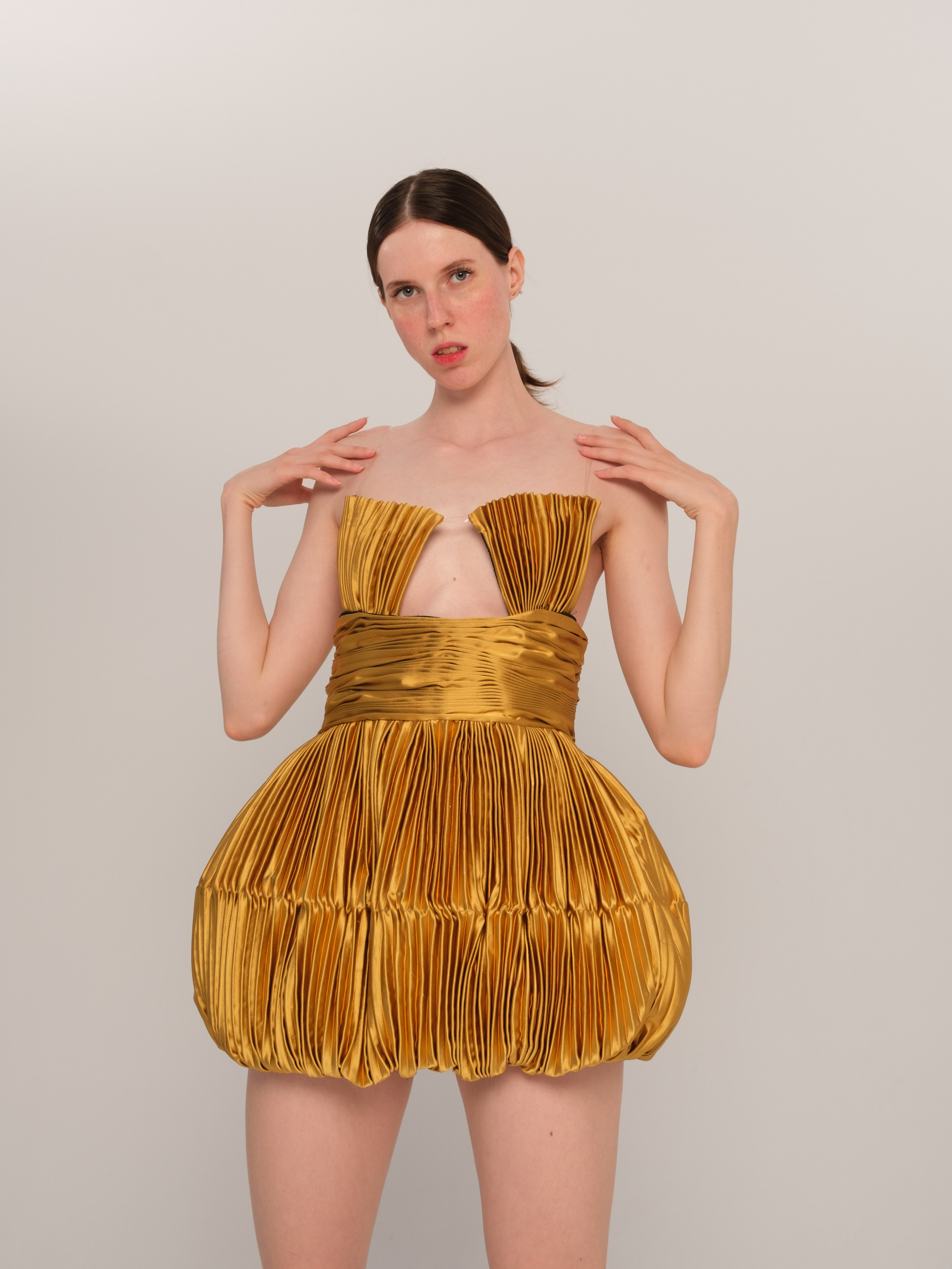 ZHAKOVA BRAND каталог. Мари — фотограф и видеограф из Москвы