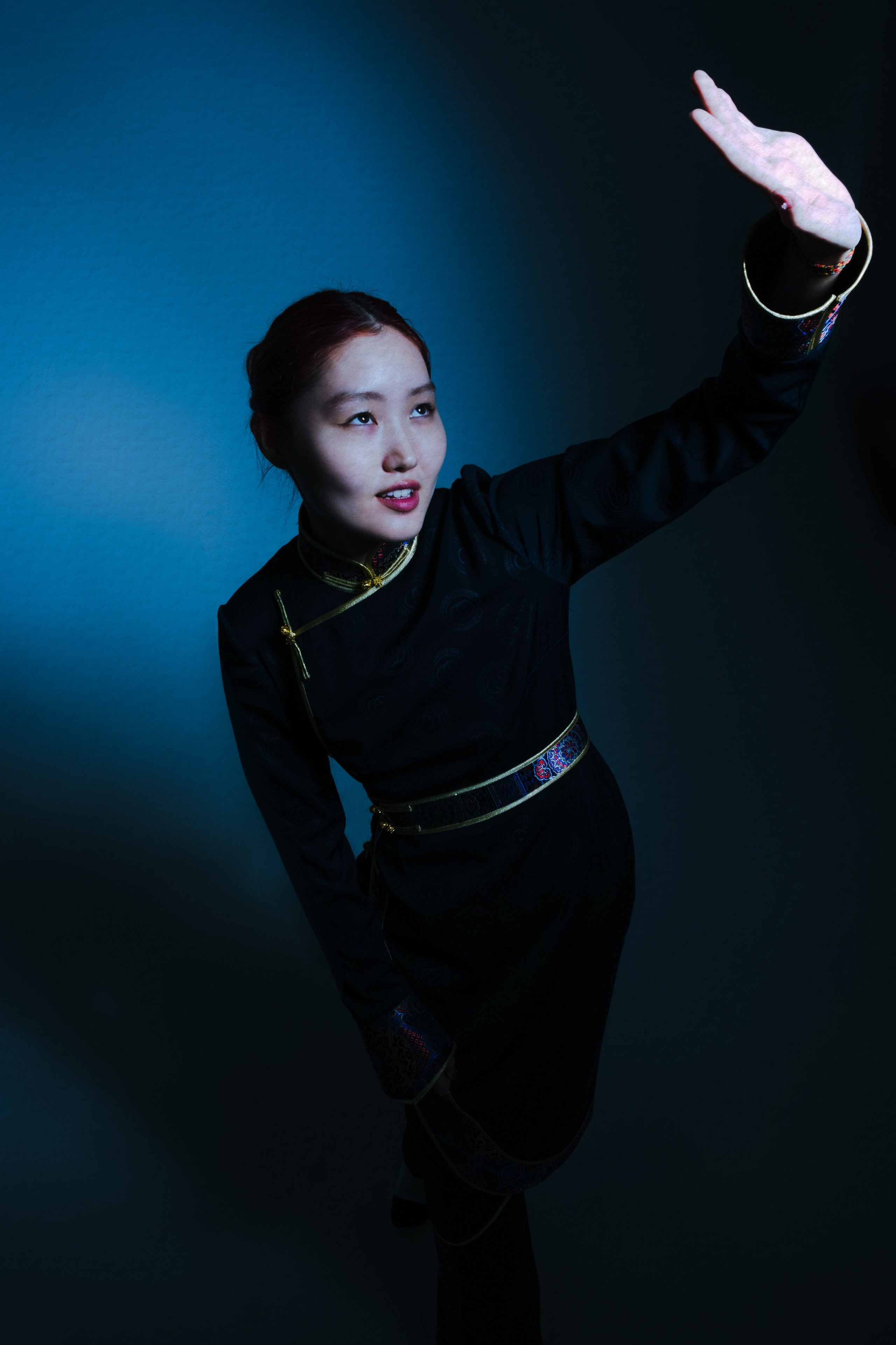 Схемы света и национальный костюм. Мари — фотограф и видеограф из Москвы