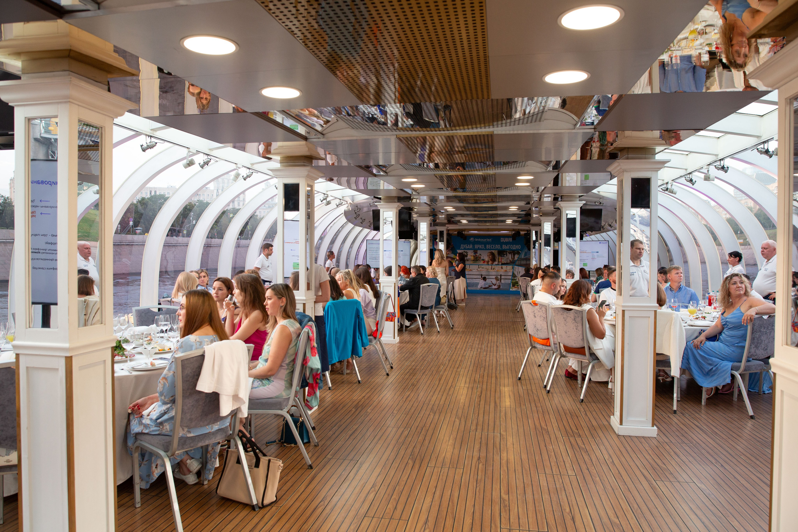 Dubai Vibes Intourist Cruise Party. Семейный и детский фотограф Анна Петракова