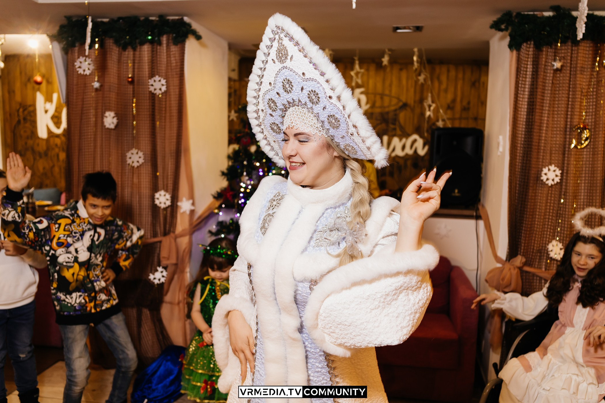 Новогодний вечер в кафе «КАмпот»