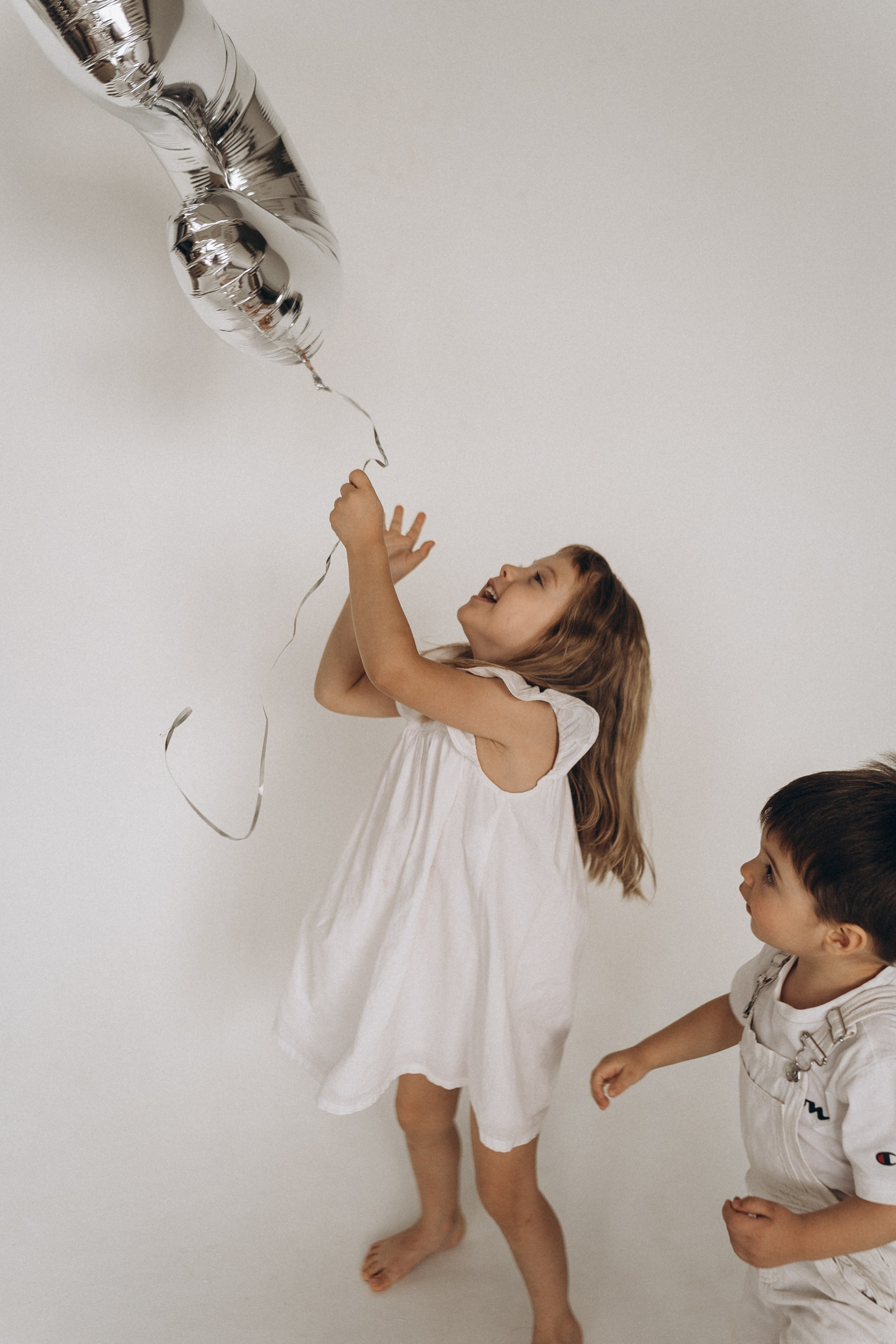 Лиам, Мила, Диана и родители. Семейный и домашний фотограф в Уфе Ирина Гарасюта