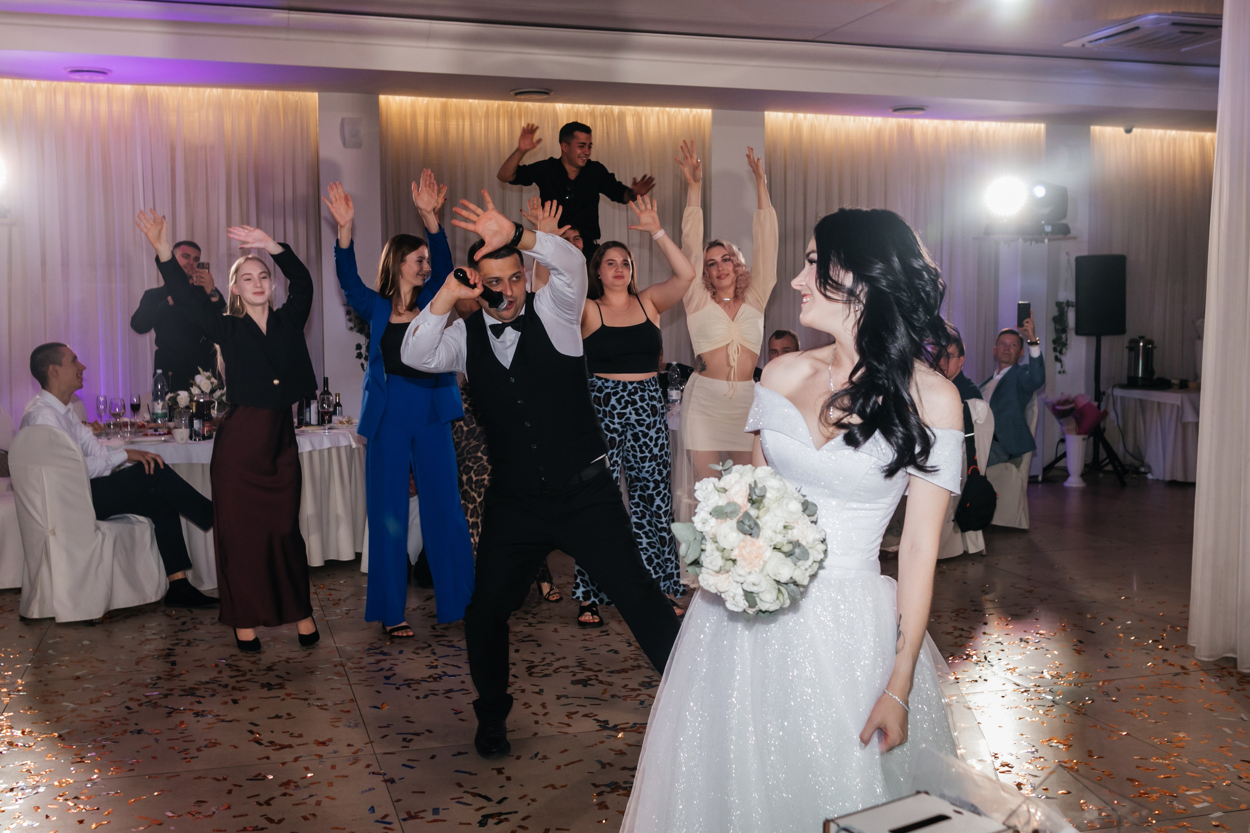 Полный день для пары Татьяны и Максима в ресторане План Б. Свадебный фотограф и фотограф Love-Store в Нижнем Новгороде Анастасия