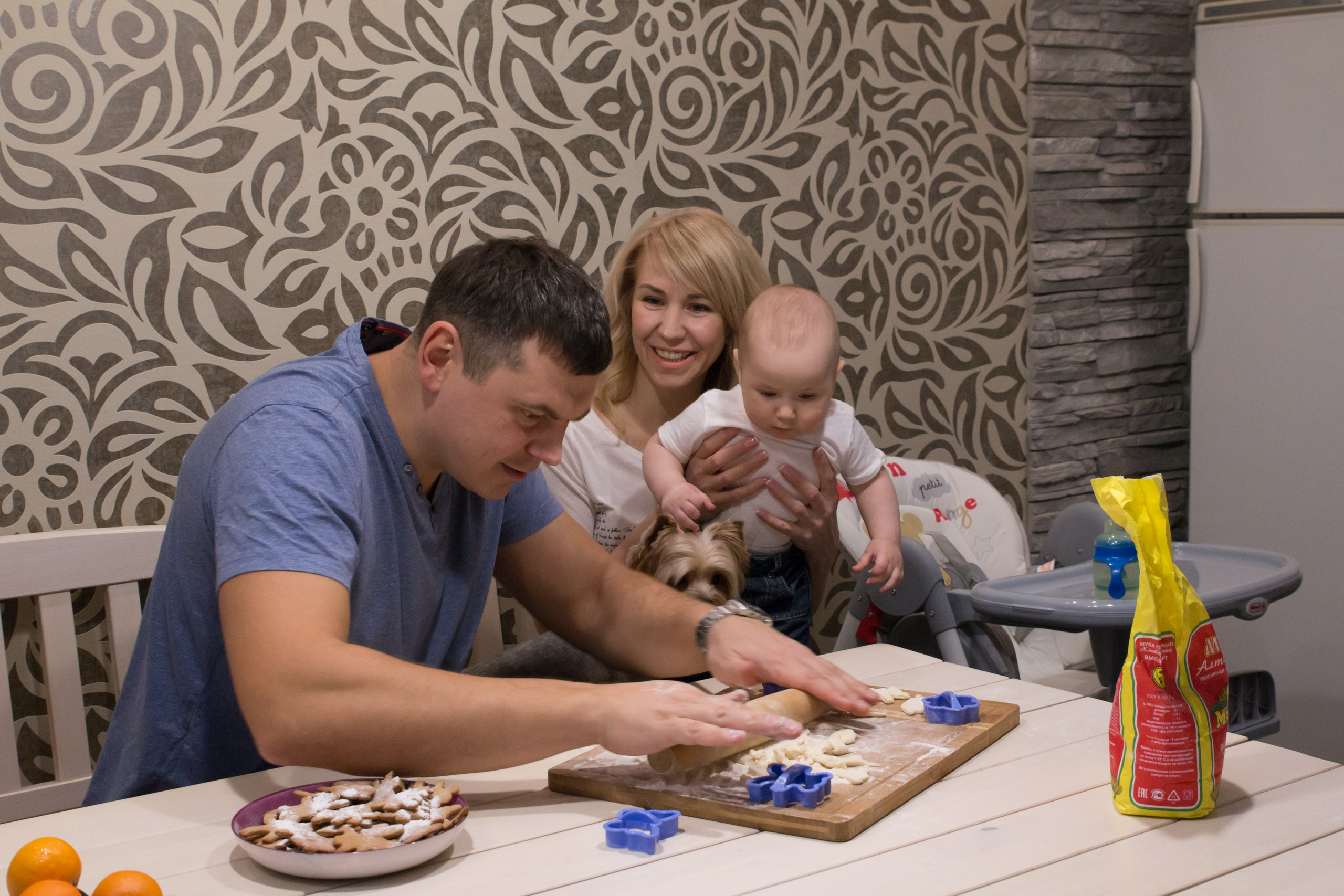 Домашняя новогодняя съёмка Ани с семьёй. Семейный и женский фотограф в Красноярске Алёна Барковская