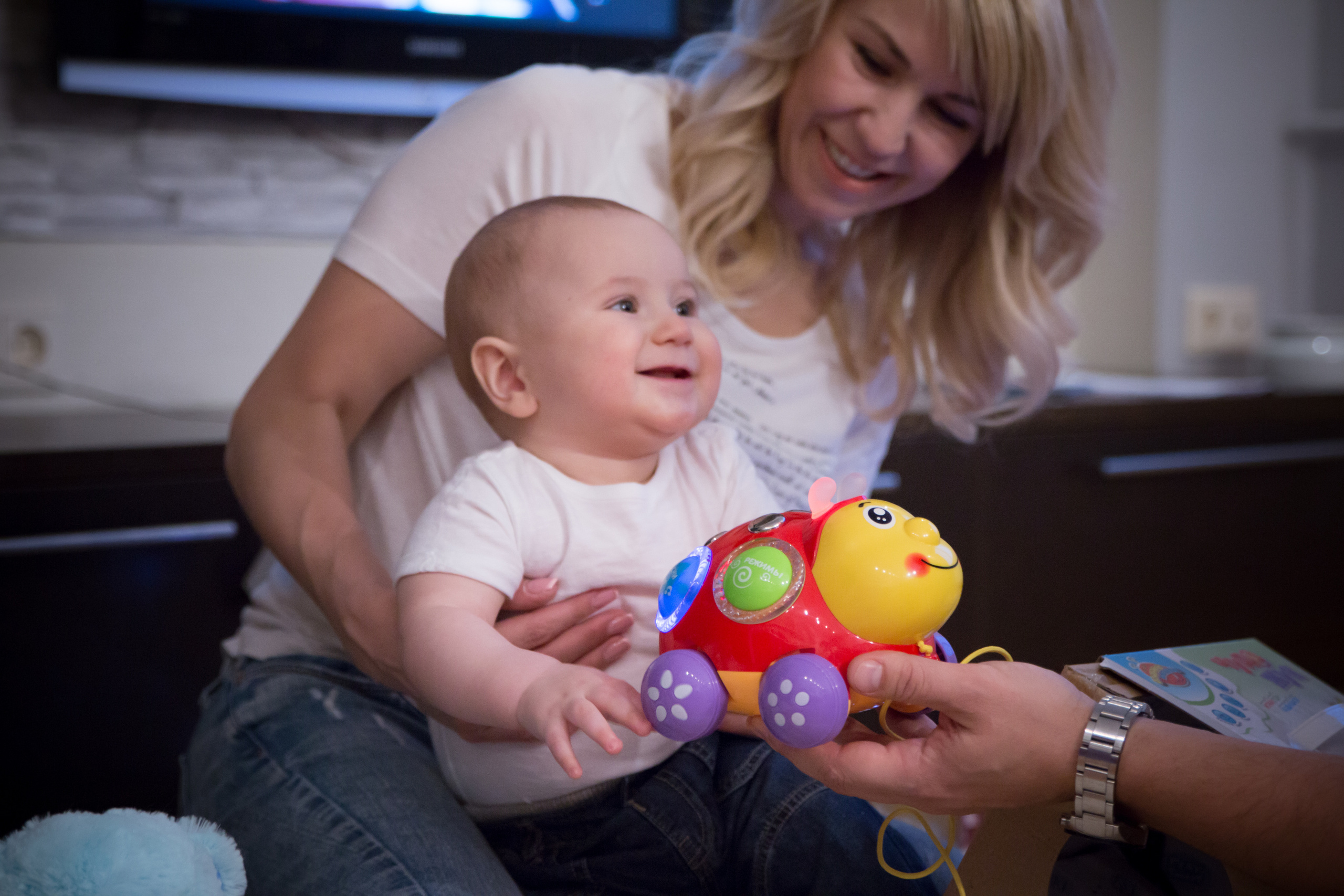 Домашняя новогодняя съёмка Ани с семьёй. Семейный и женский фотограф в Красноярске Алёна Барковская