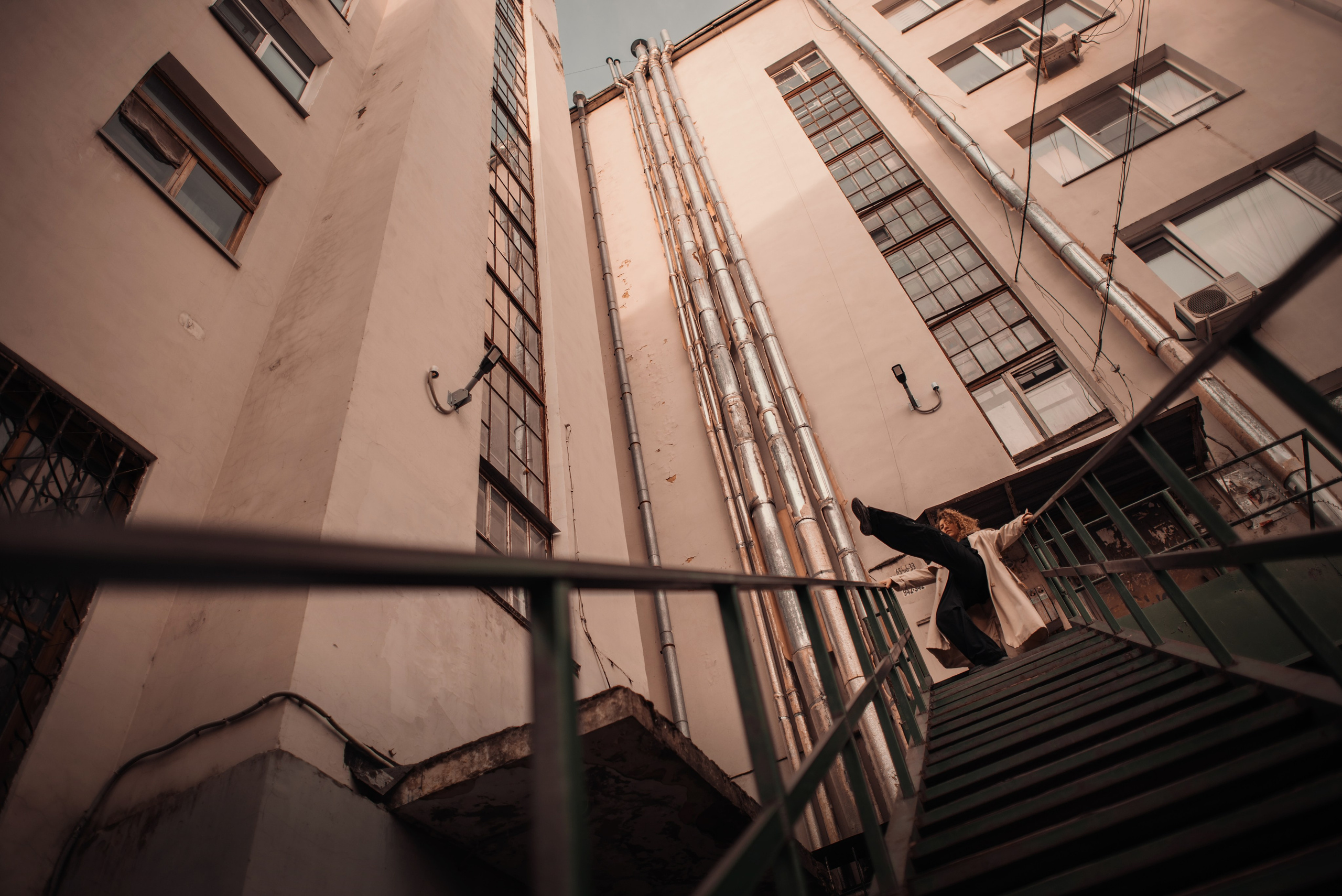 Рассвет в городе: Ира и парсон Гром. Портфолио