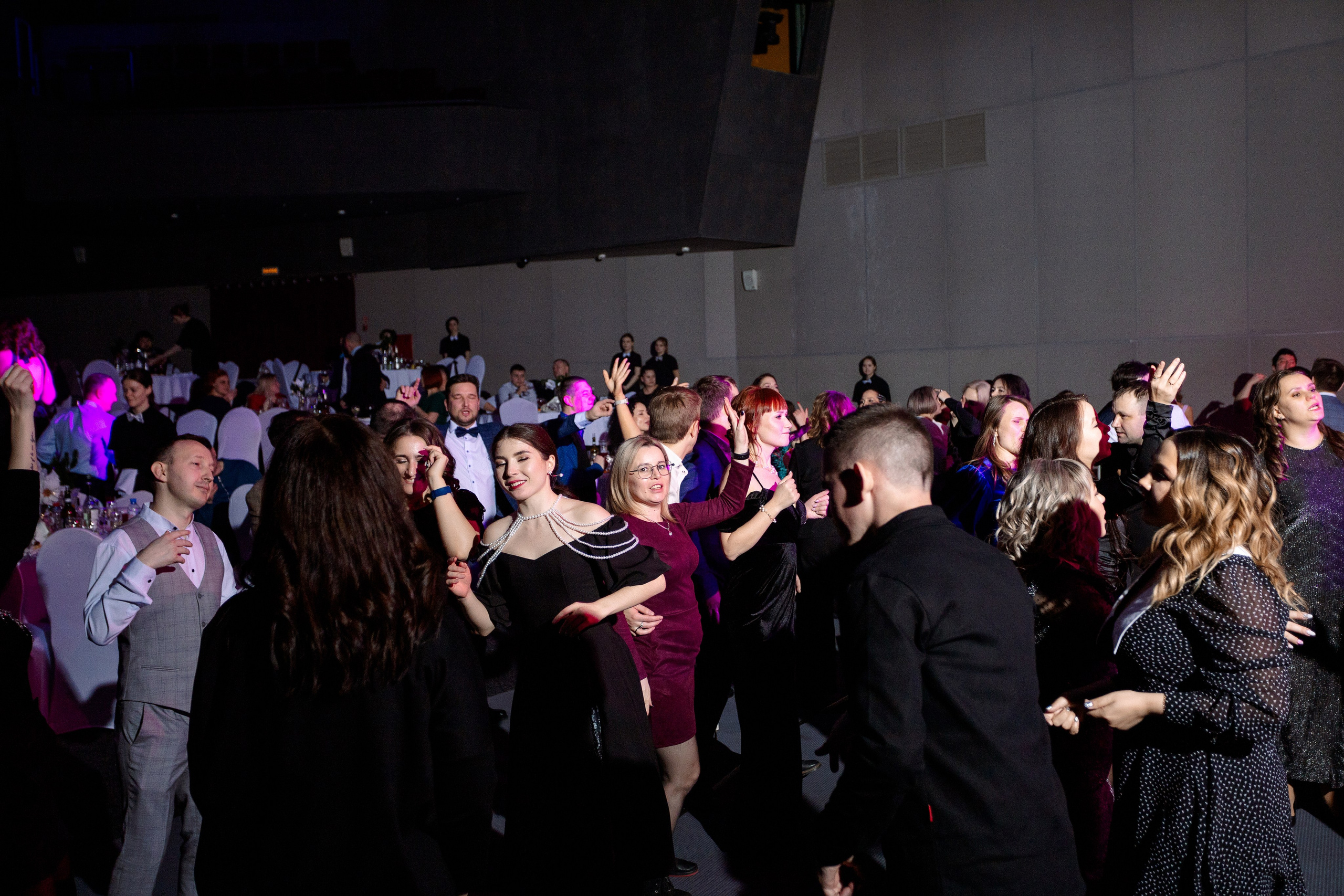 РЕПОРТАЖ: НОВЫЙ ГОД В ДК МЕТАЛЛУРГ. Профессиональный фотограф в Ижевске Леша Петров