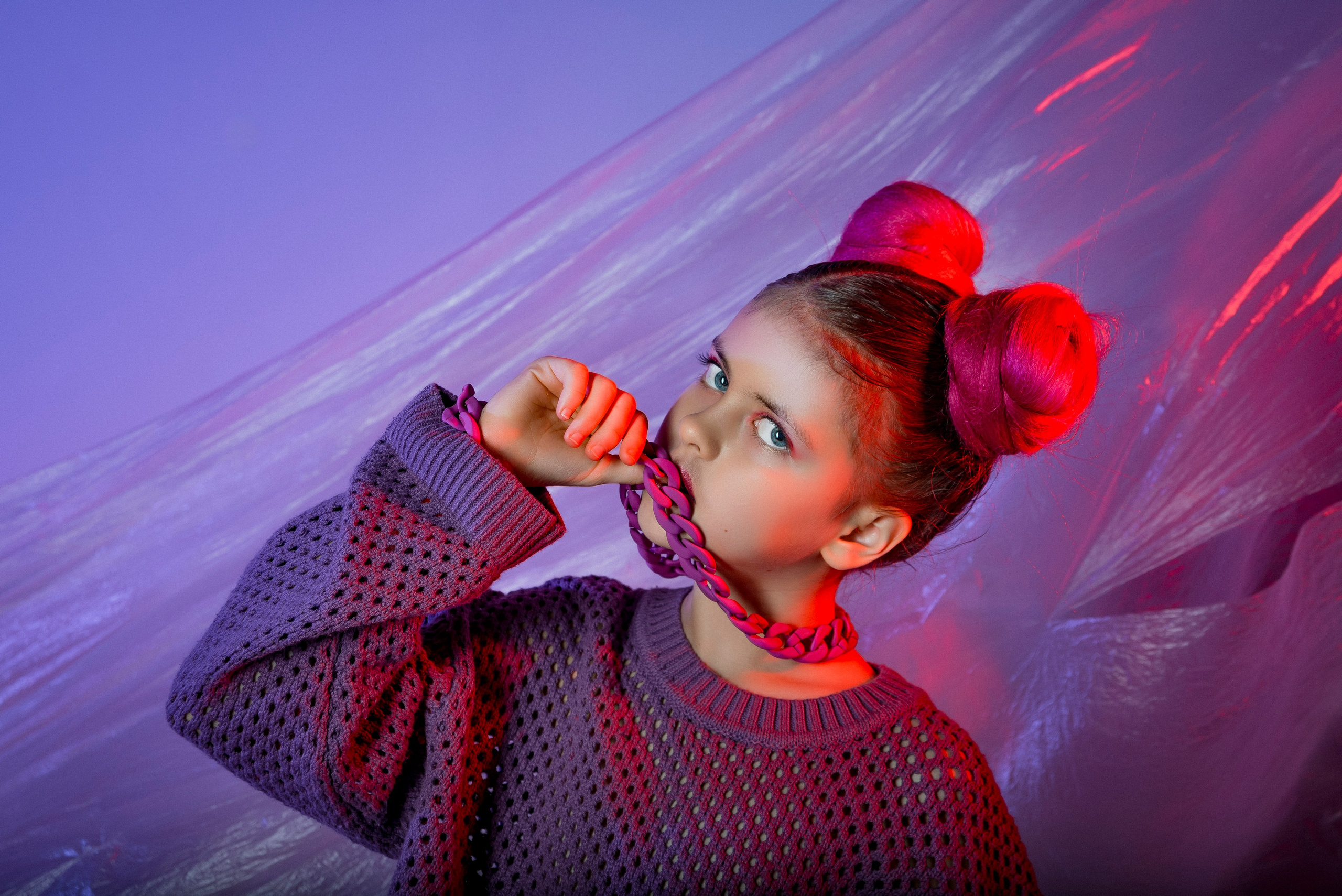 неоновая фотосессия в студии в сочи