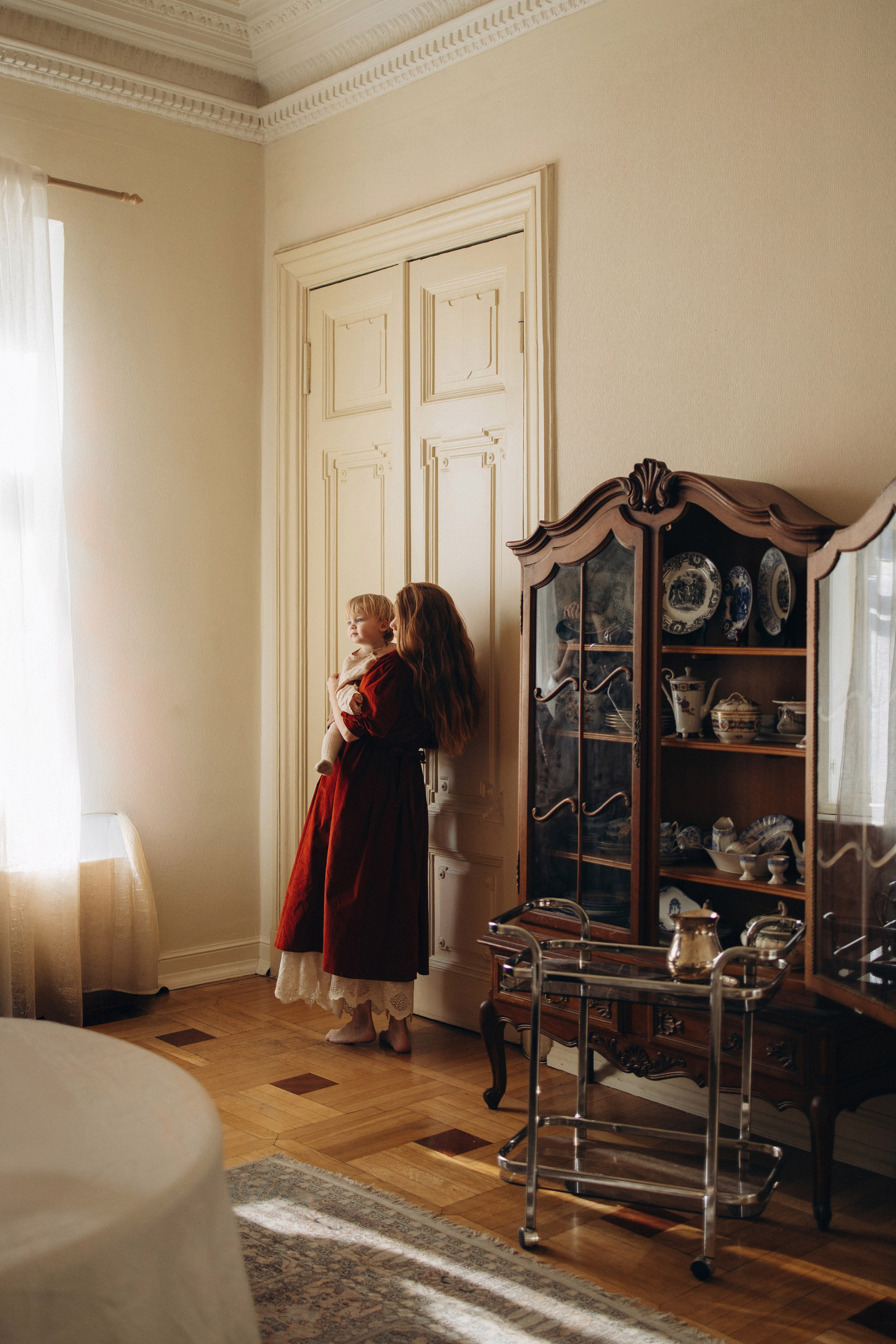 Тоня и Мироша в исторической квартире в центре Москвы. Семейный фотограф в Москве Марина Петра