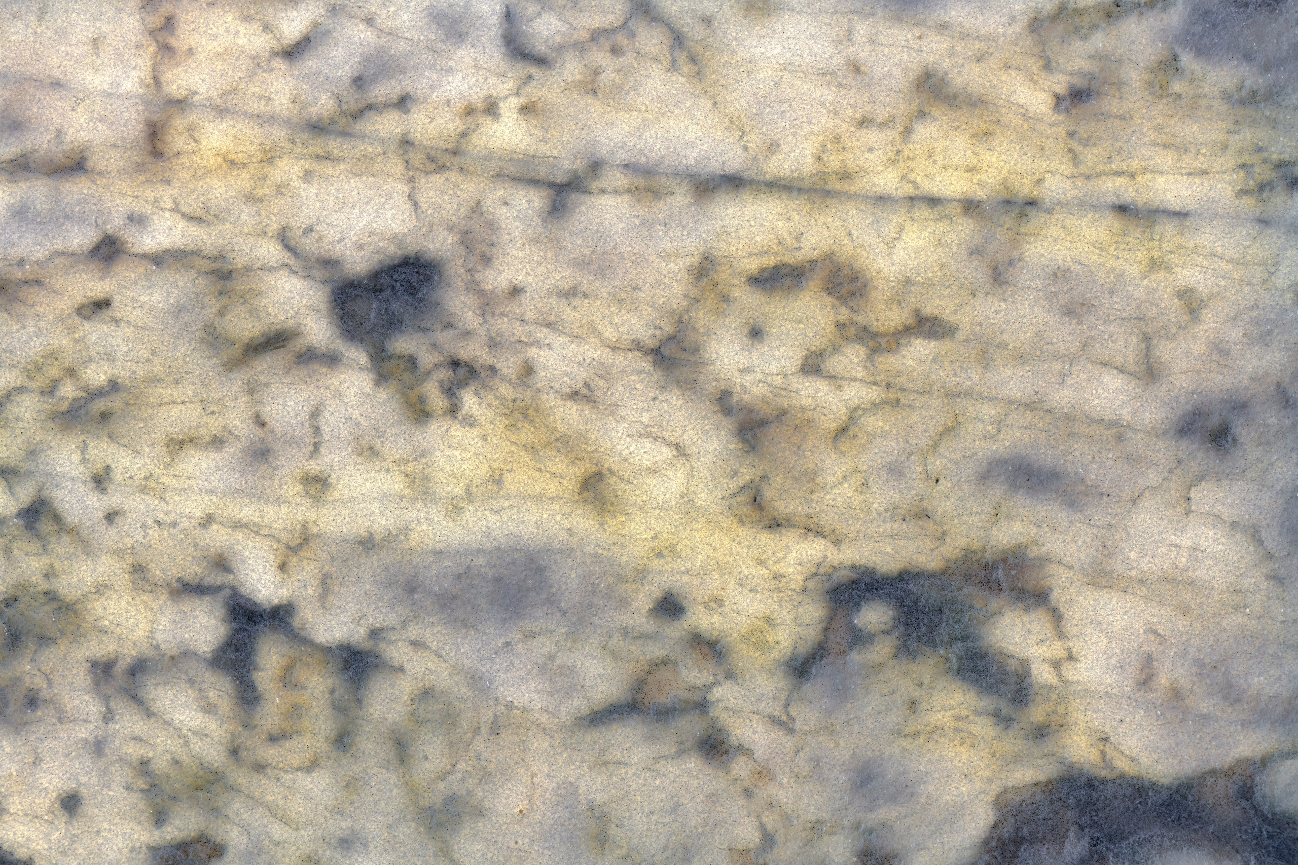 Светлая пористая фактура, натуральный рисунок камня