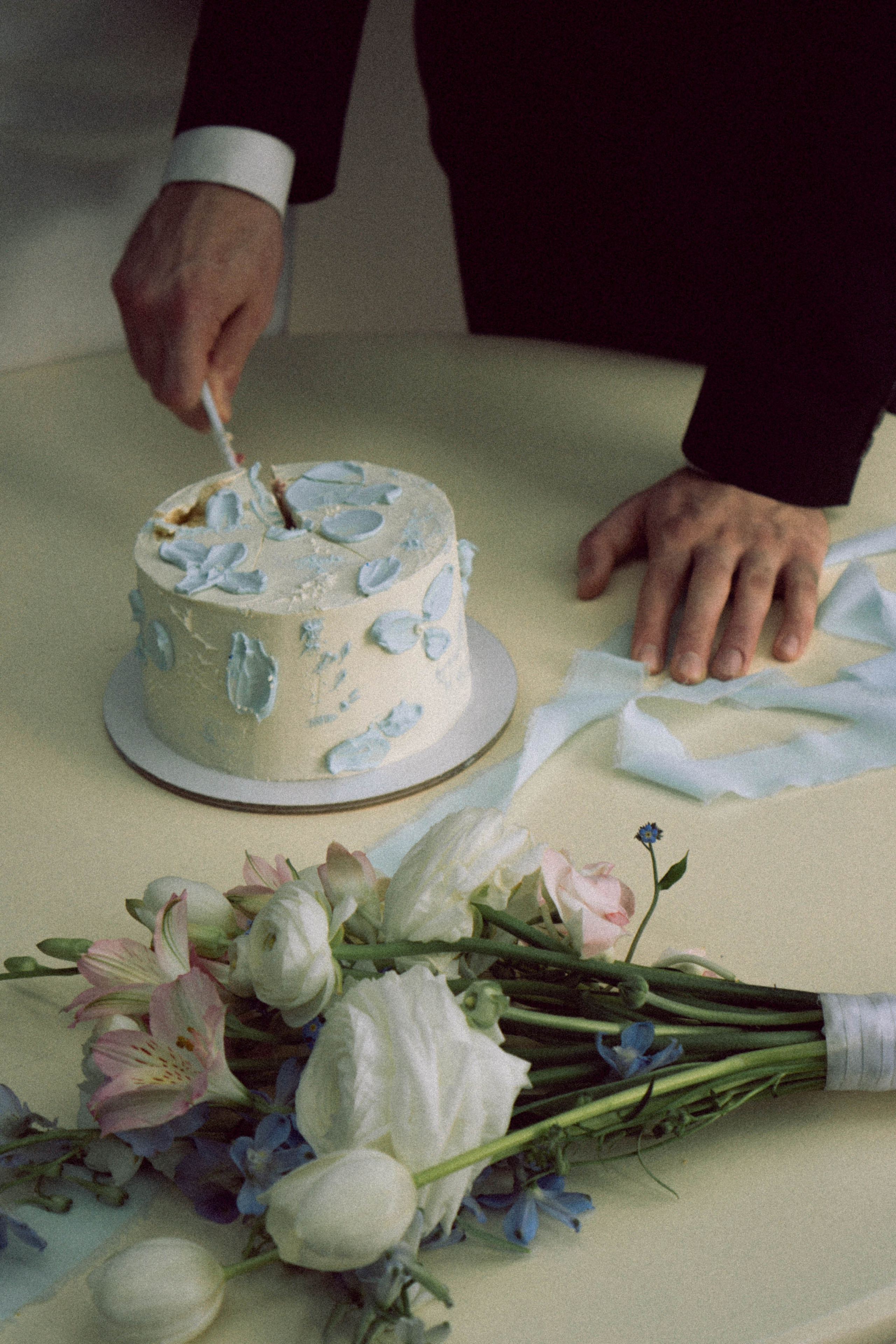 СВАДЕБНАЯ СЬЕМКА В ОТЕЛЕ. СБОРЫ ЖЕНИХА И НЕВЕСТЫ И ТАКЖЕ ТОР И ПОДГОТОВКА К ПРОГУЛКЕ. Профессиональный фотограф, Санкт-Петербург — Виктория Богомолова