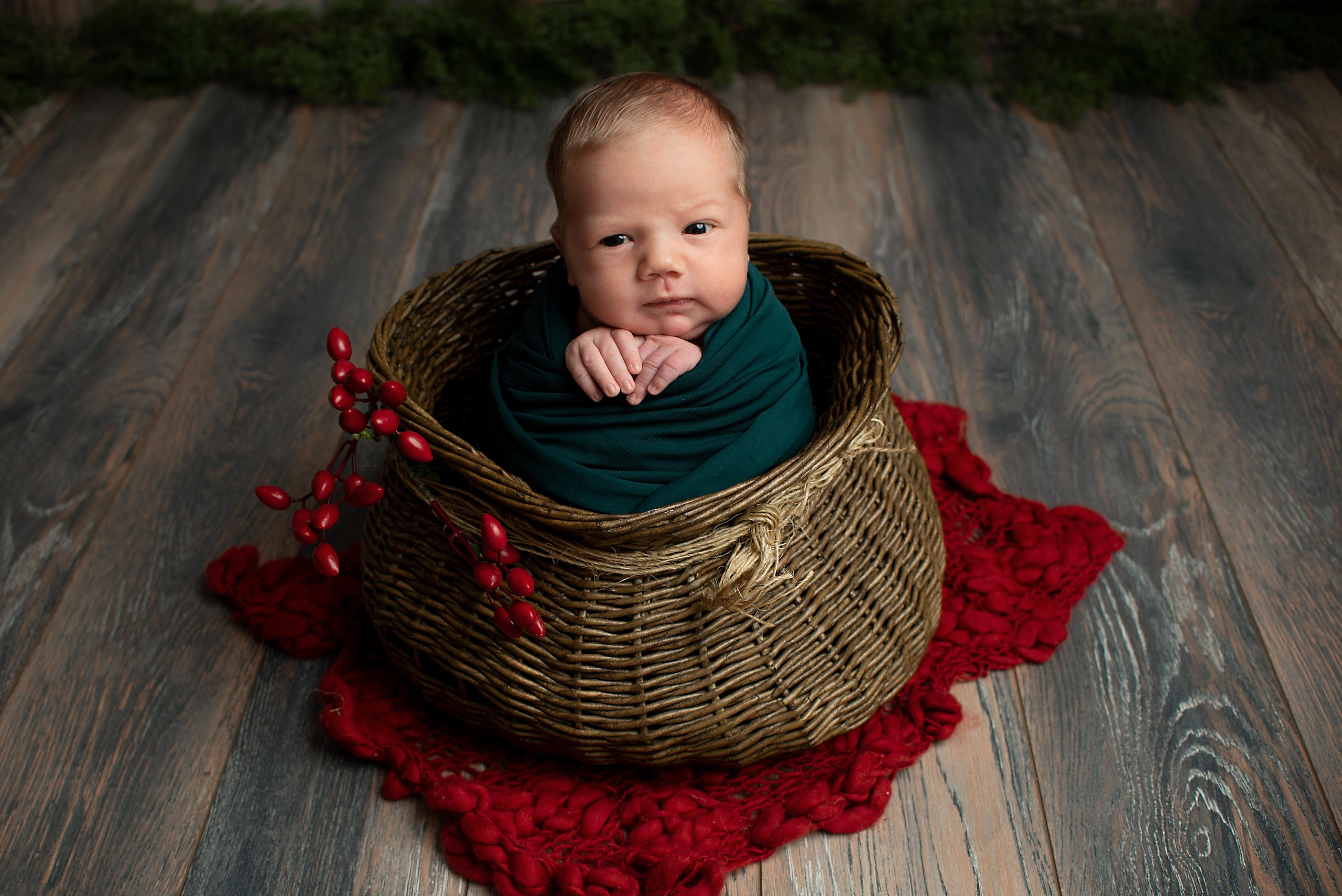 Ньюборн ЭСПРЕСС плюс родители малыш Артемий. Фотограф новорожденных в Нижневартовске Лара Курдюкова