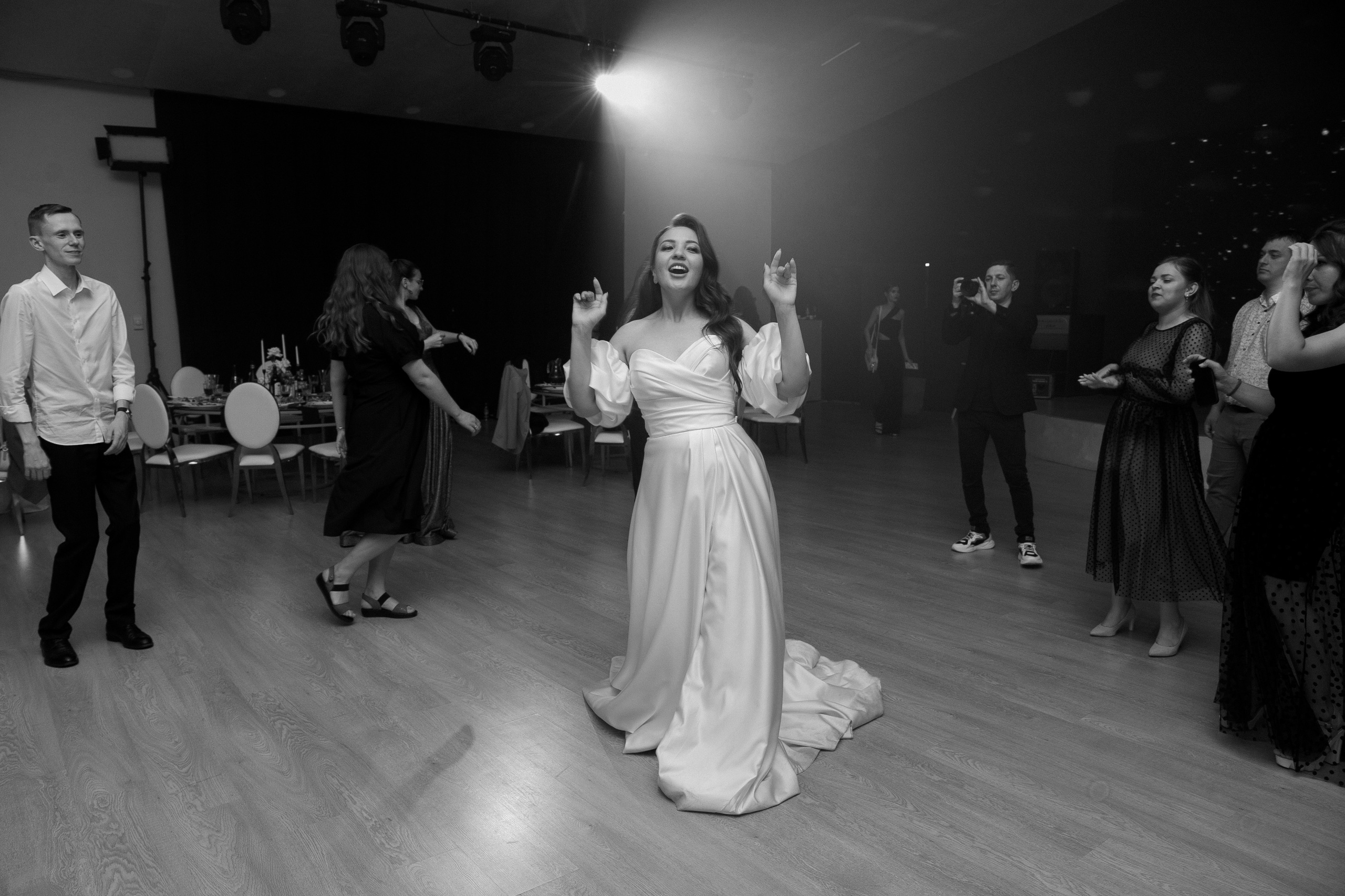 ЭМОЦИИ В КАЖДОМ СНИМКЕ