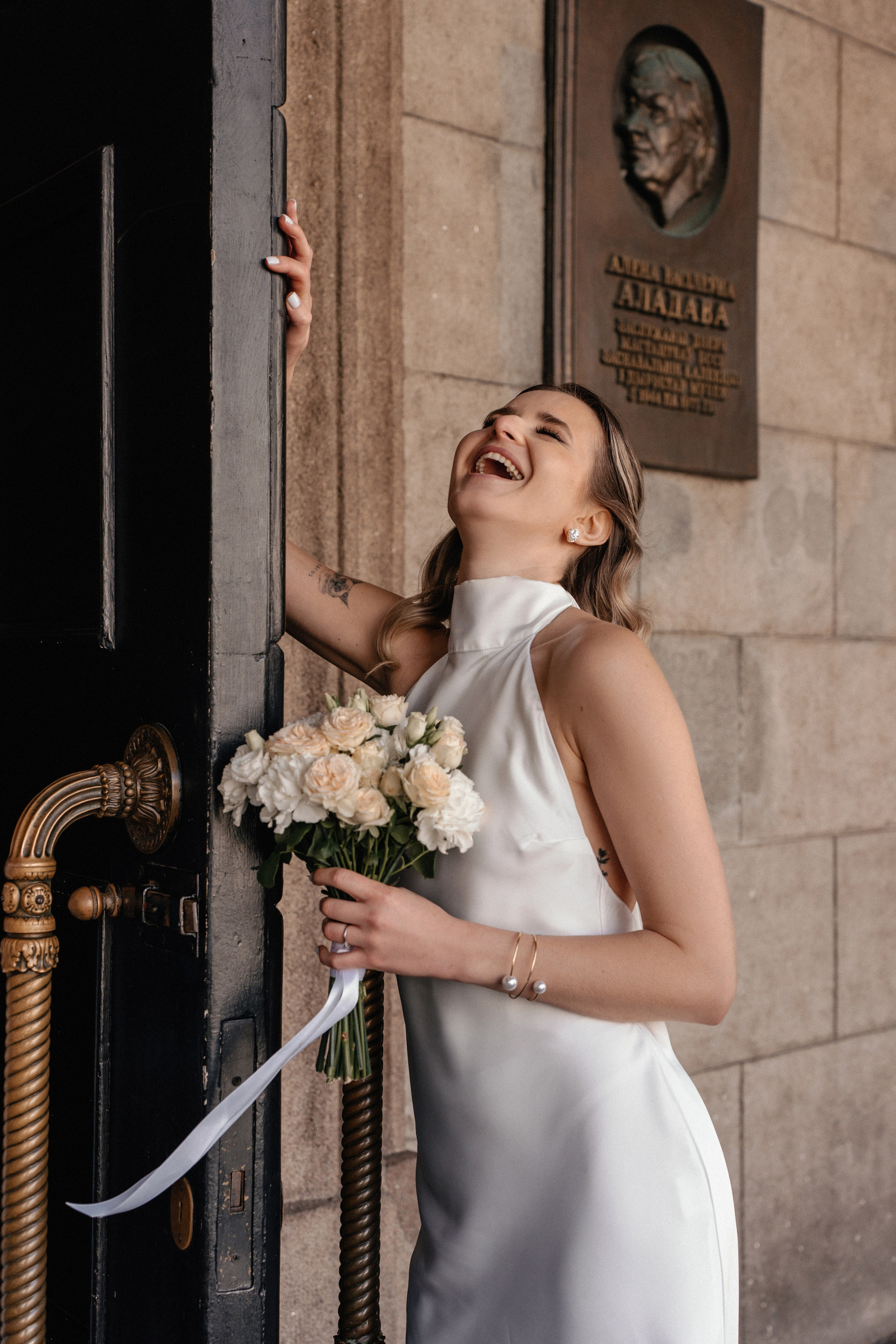 Любовь в одном знаменитом подъезде Минска. Ваш семейный фотограф в Минске — Вика Трегубова