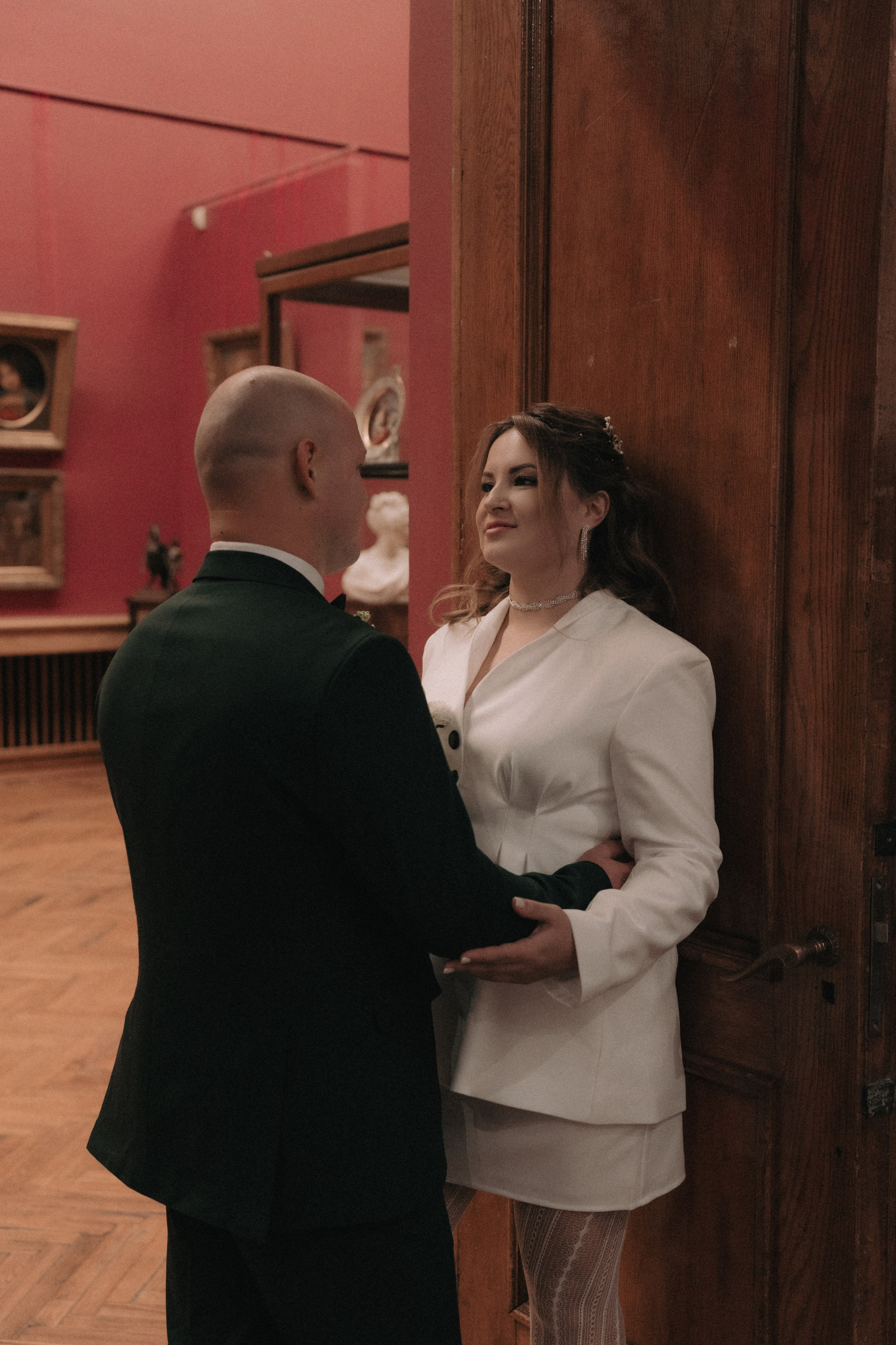 Свадебная фотосессия в музее. Ваш семейный фотограф в Минске — Вика Трегубова