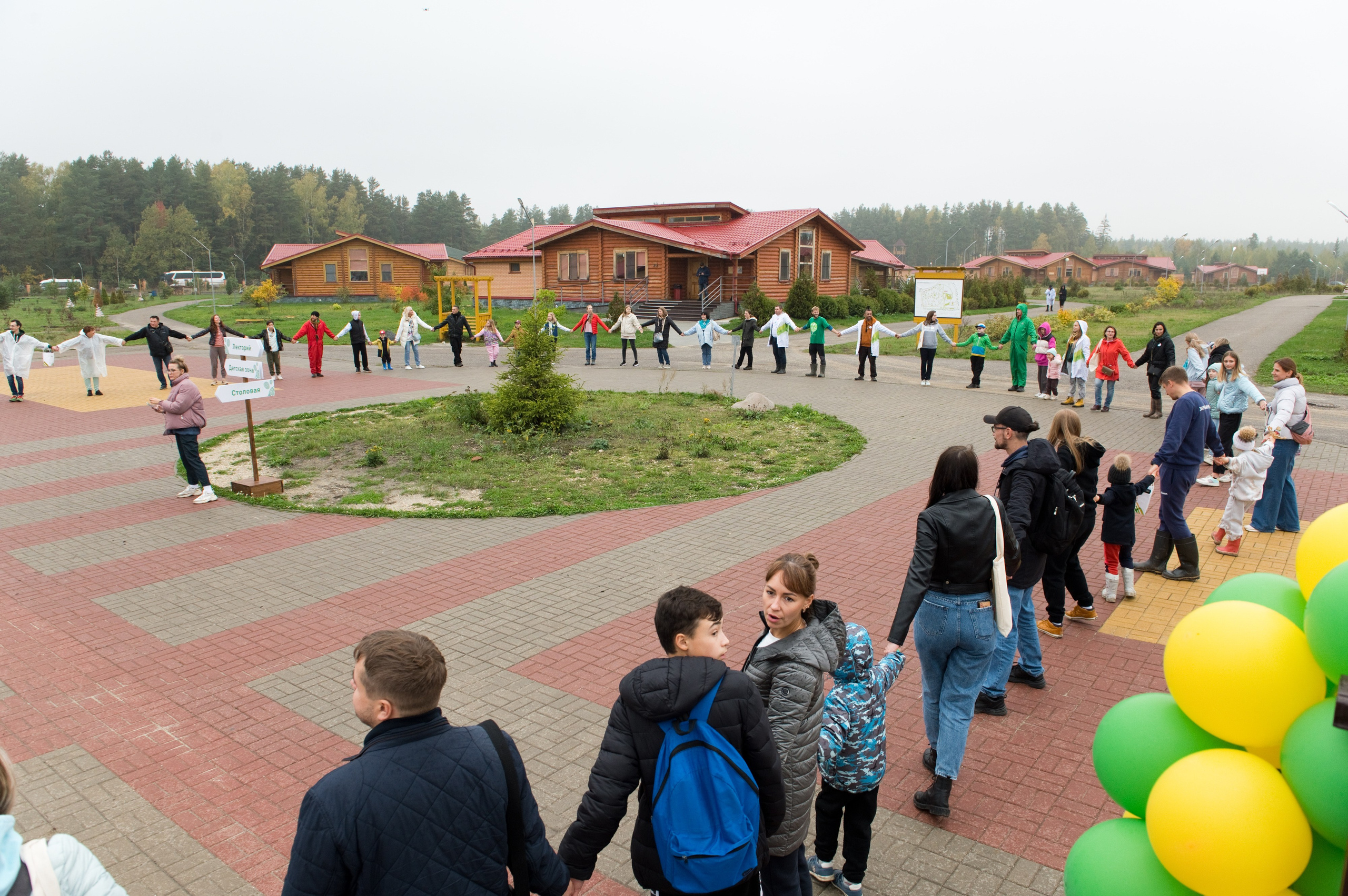 Посадка деревьев в рамках акции Зарубежнефть. Репортажный фотограф и видеограф Слава Думчев. Тимбилдинги, отчетники, корпоративы