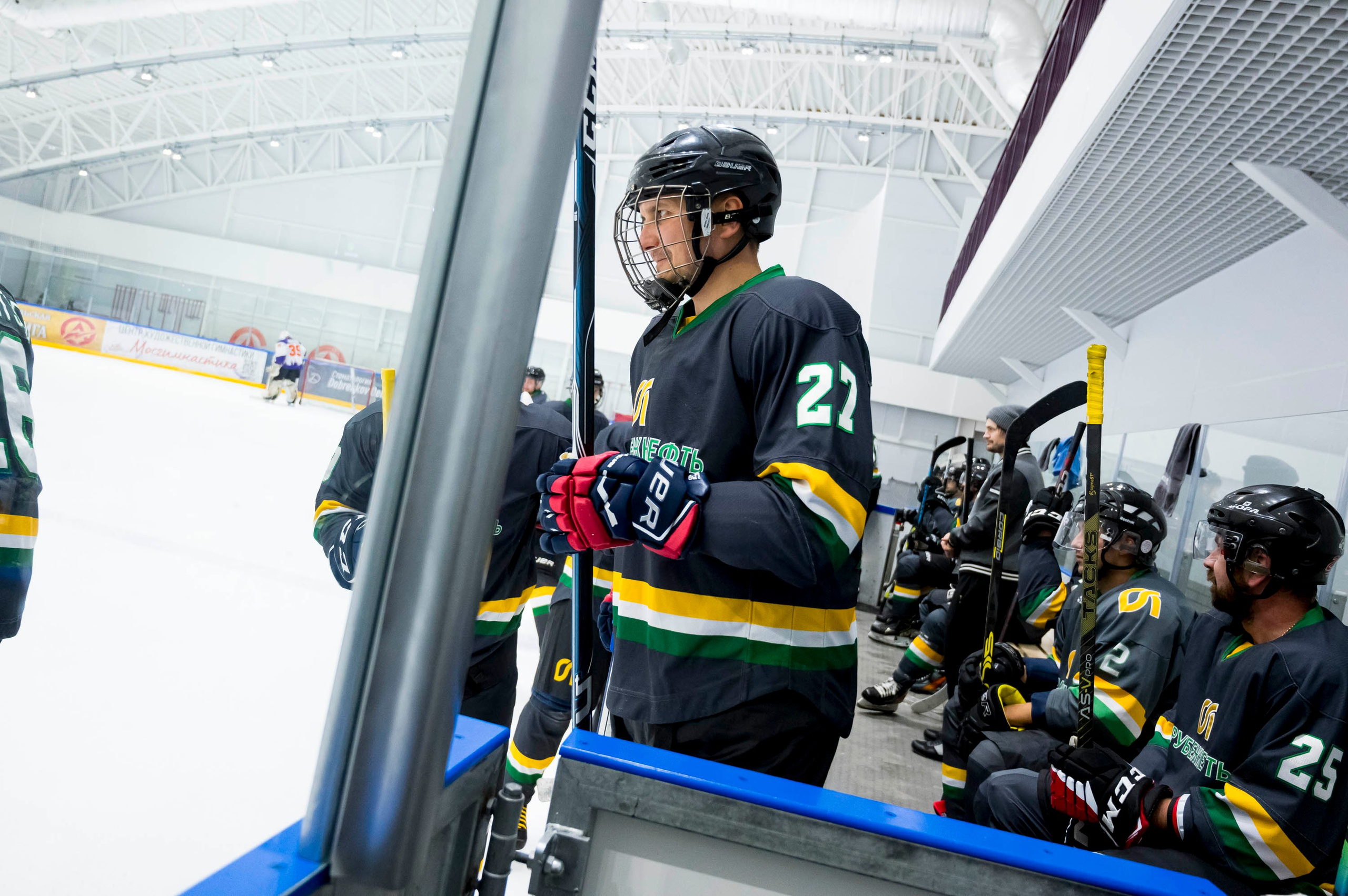 Хоккейный матч корпоративной команды Зарубежнефть. Репортажный фотограф и видеограф Слава Думчев. Тимбилдинги, отчетники, корпоративы