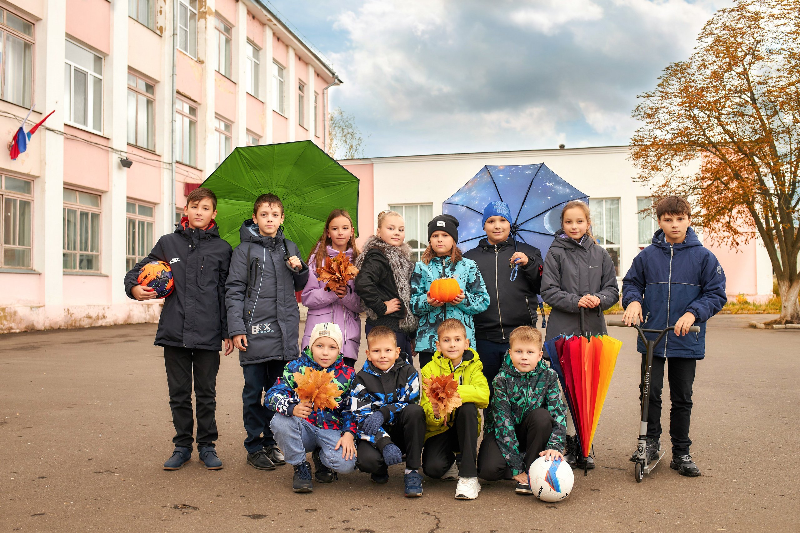 Средние общие. Школьный фотограф Леонова Наталия