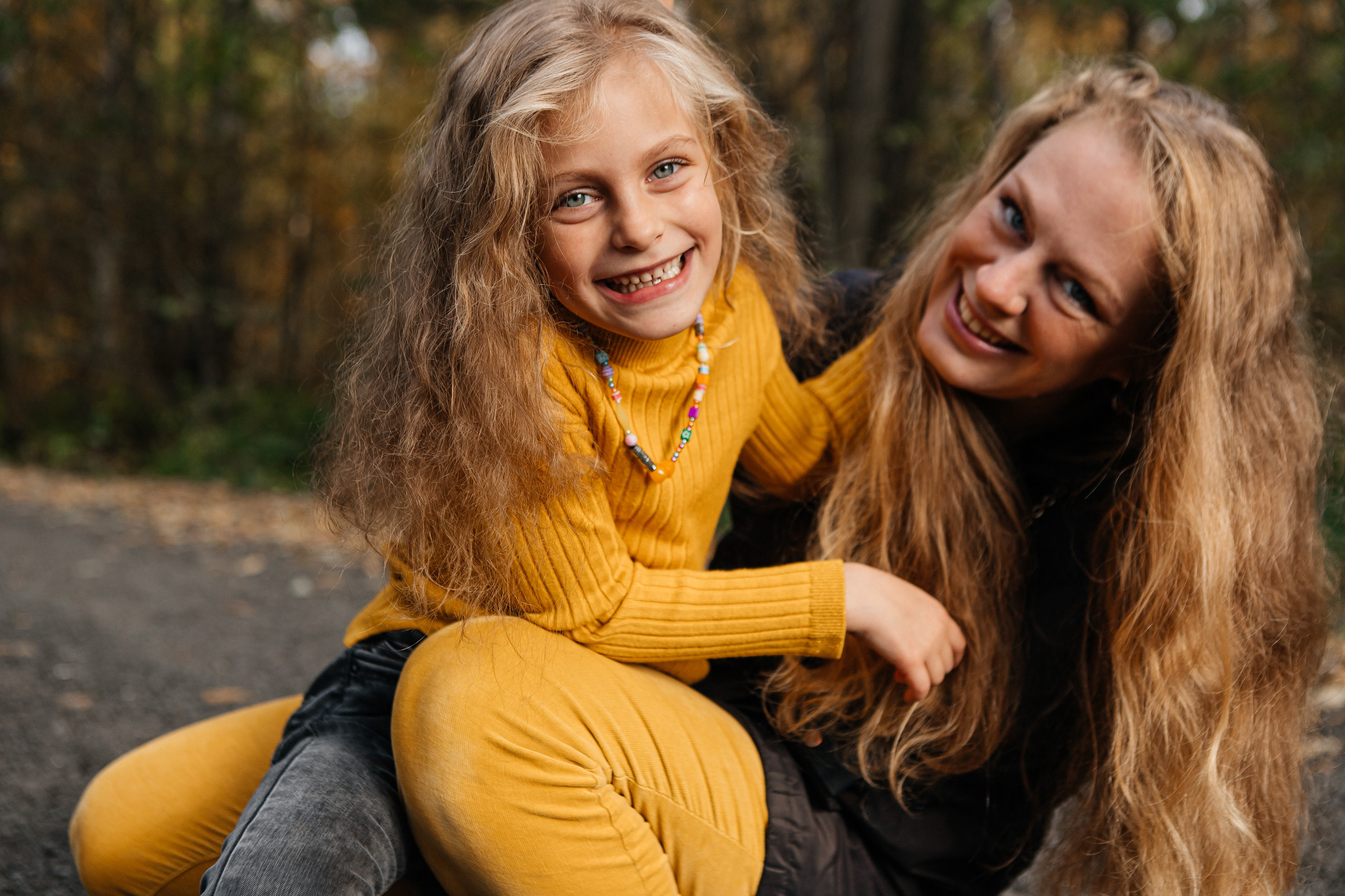 Солнечные девчонки Маша и Василиса. Фотограф в Санкт-Петербурге Юлия Ласкари