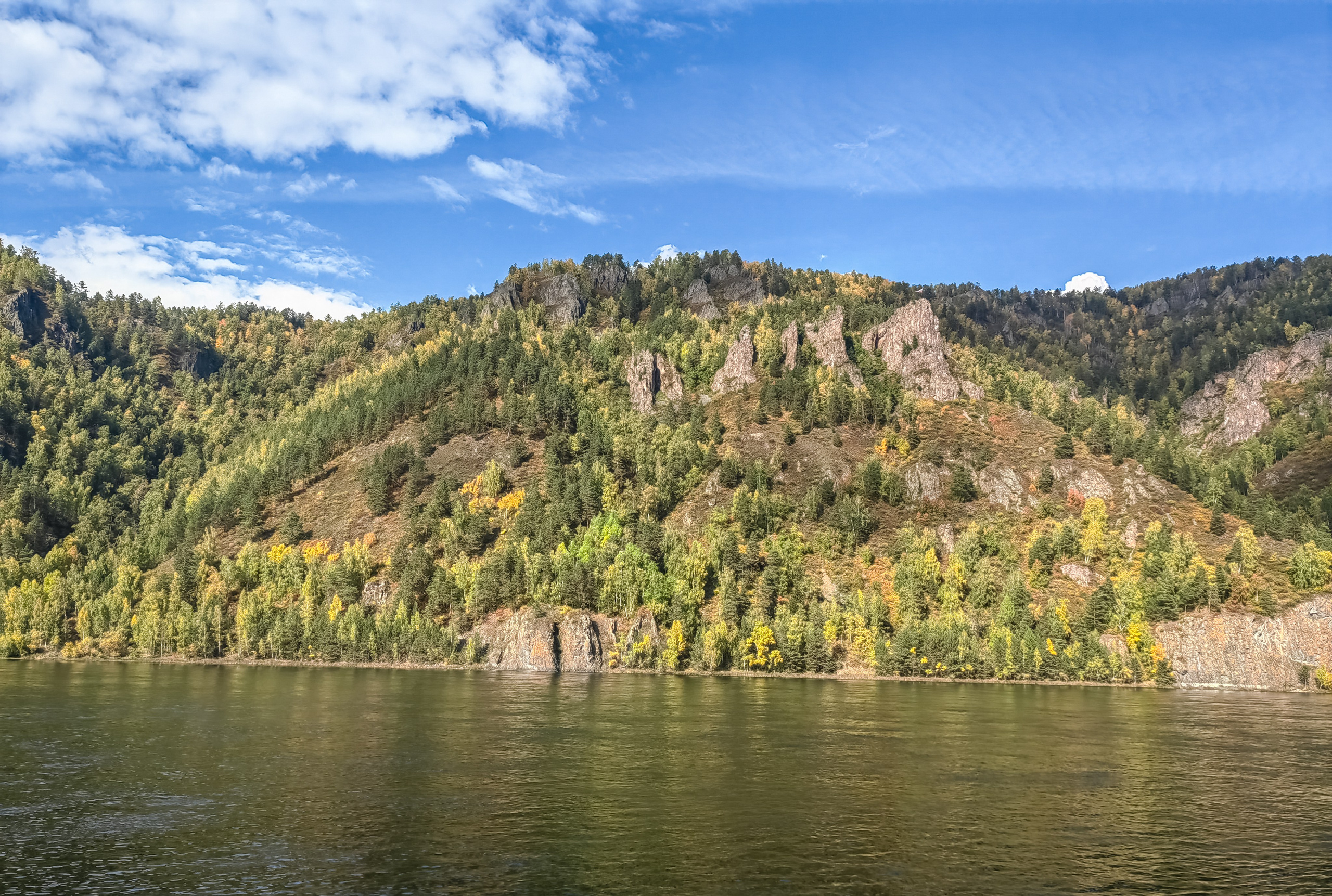 Экскурсия в Дивногорск из Красноярска экскурсии Красноярск индивидуальный тур фото интересные места что посмотреть куда сходить что посетить достопримечательности в Красноярске фототур аренда кабриолета цена заказать экскурсию программа маршрут смотровые площадки видовые красивые места Национальный парк заповедник Столбы Дивногорск Красноярская ГЭС путешествие туристический маршрут 