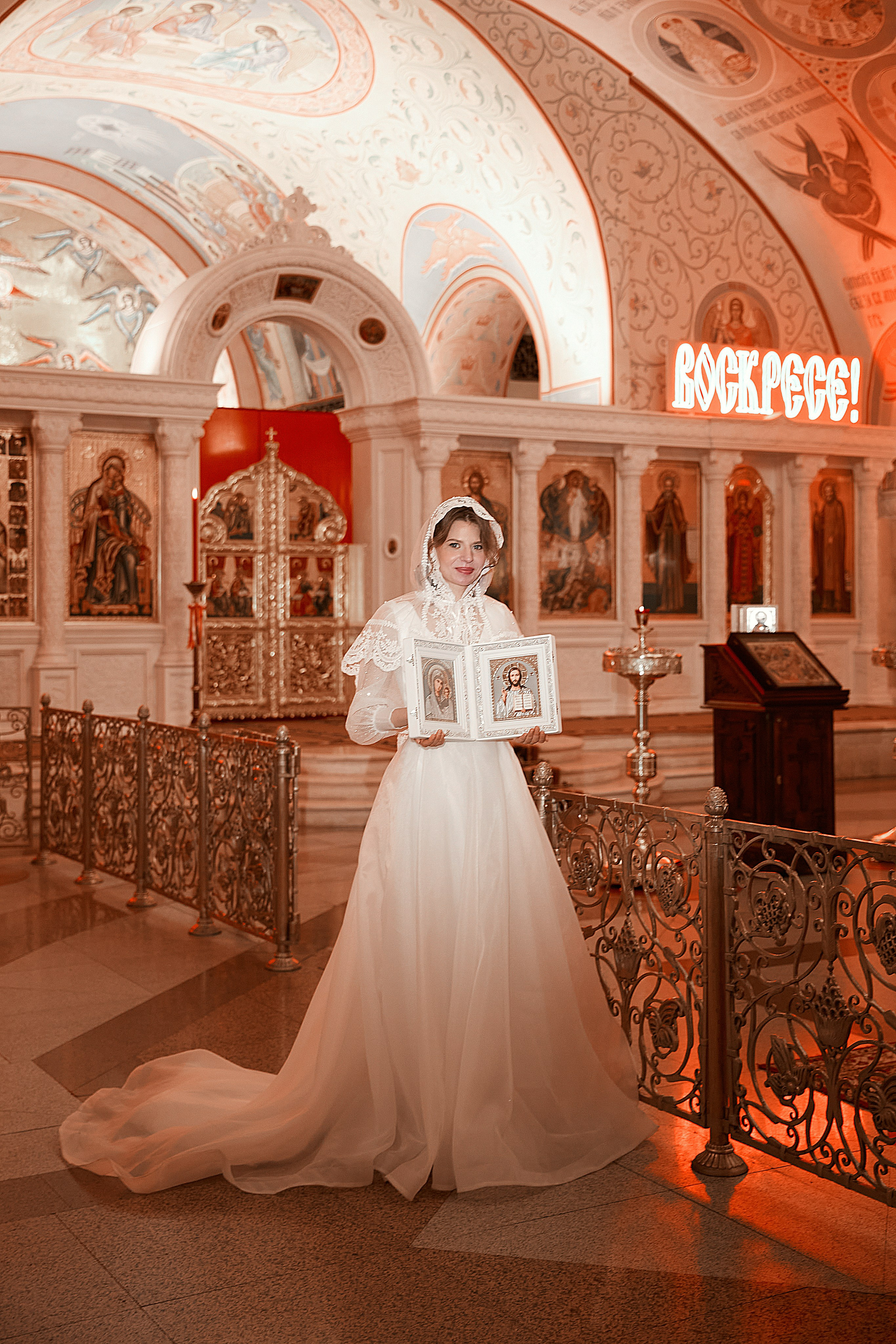 Андрей и Виктория. Храм Христа Спасителя. Фотограф ваших самых ярких событий в Москве и СПБ. Збронская Юлия