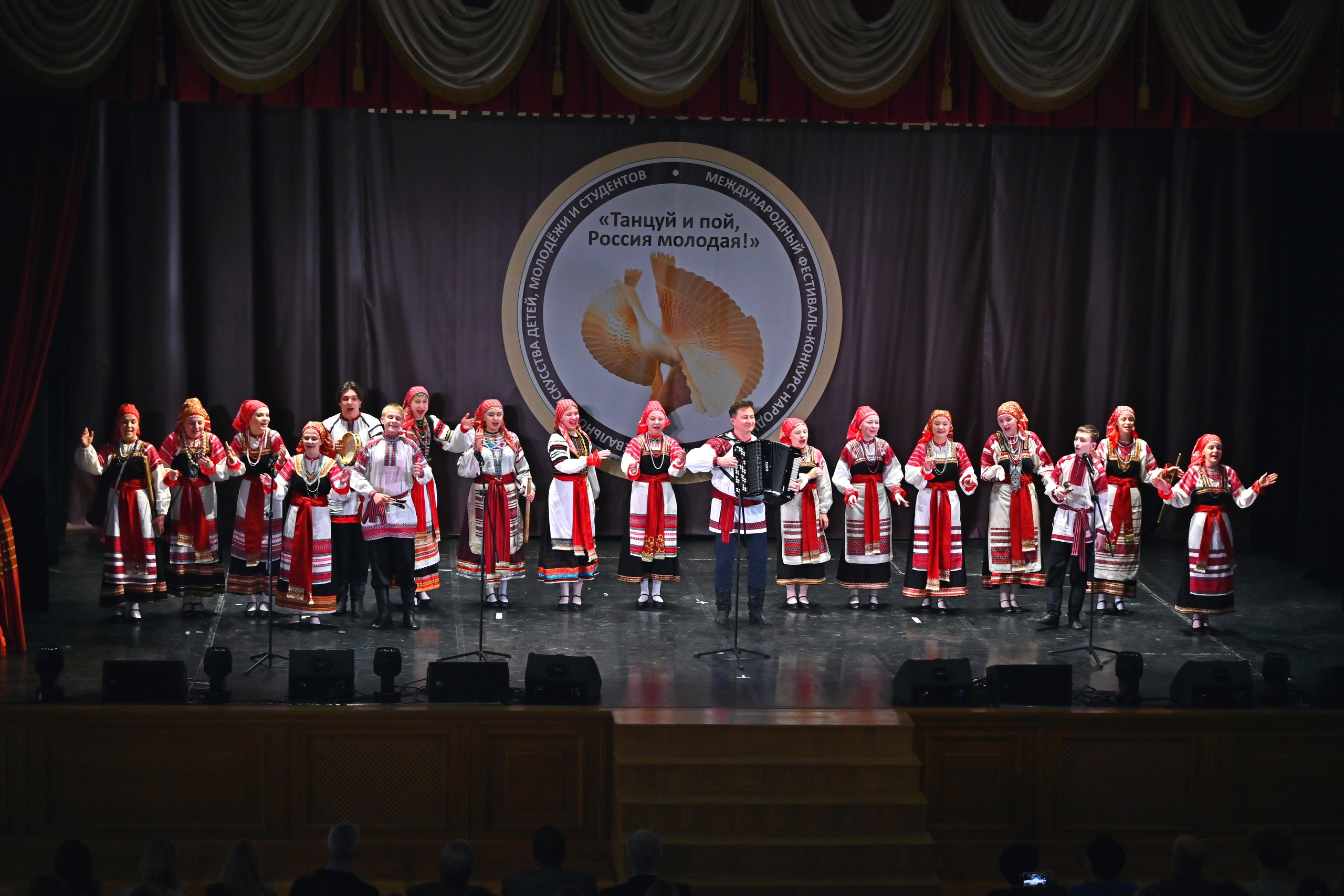 Гала-концерт. Танцуй и пой, Россия Молодая! 22.04.2024. Профессиональный фотограф в Москве Алёна Котова