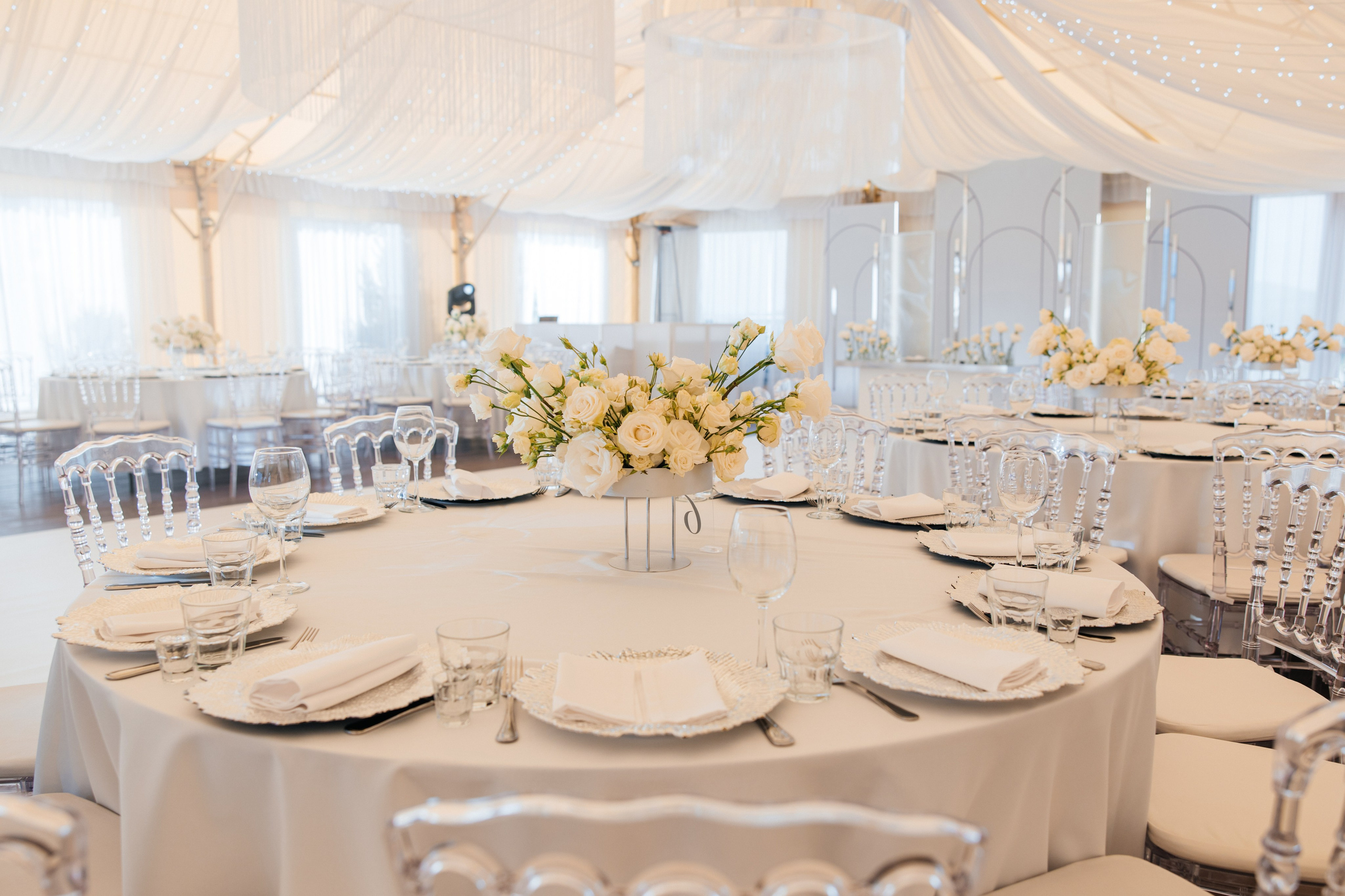 Красивая свадьба в классическом стиле. Организатор Романова Любовь