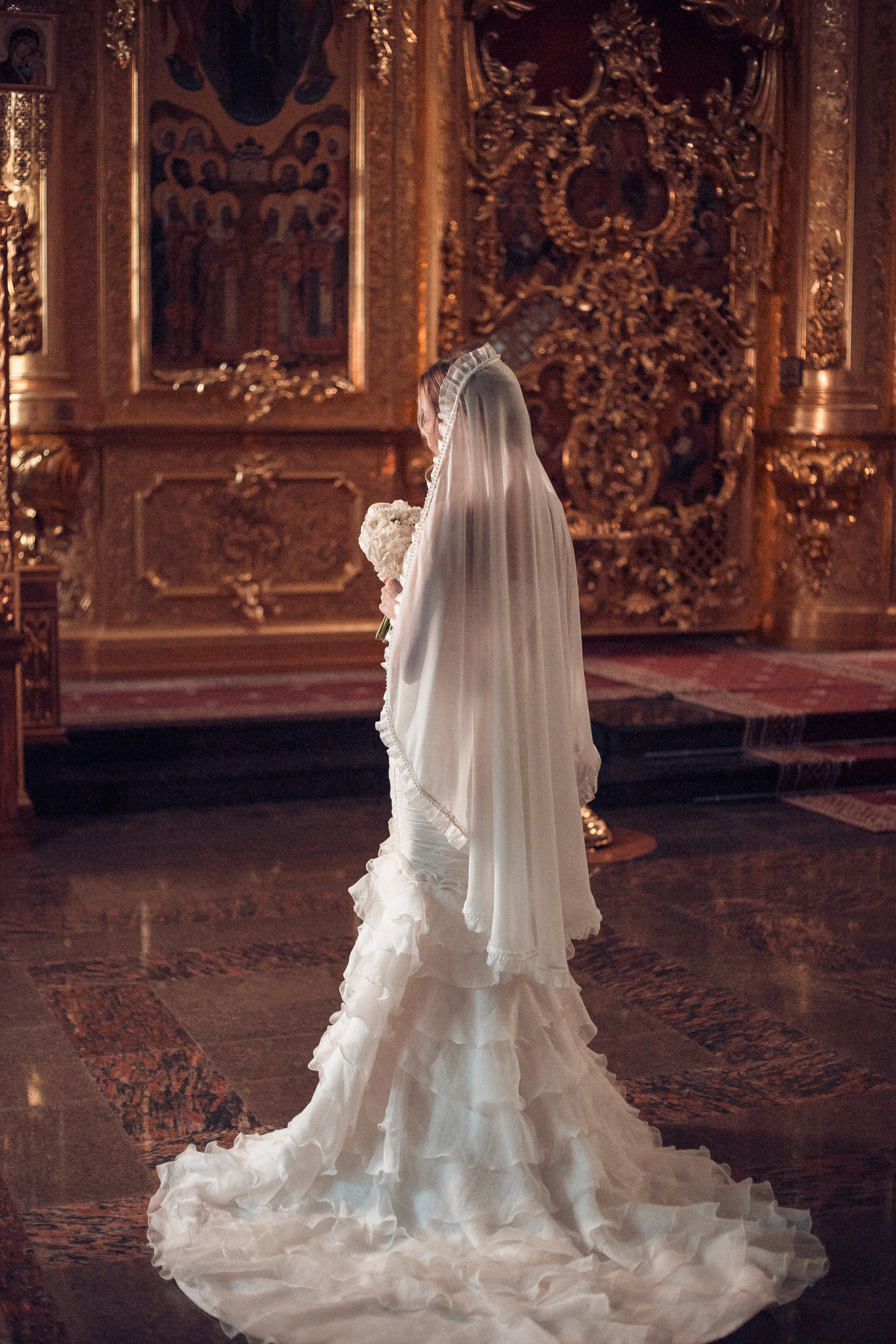 Невеста в храме. Фотограф Юлия Щедрина