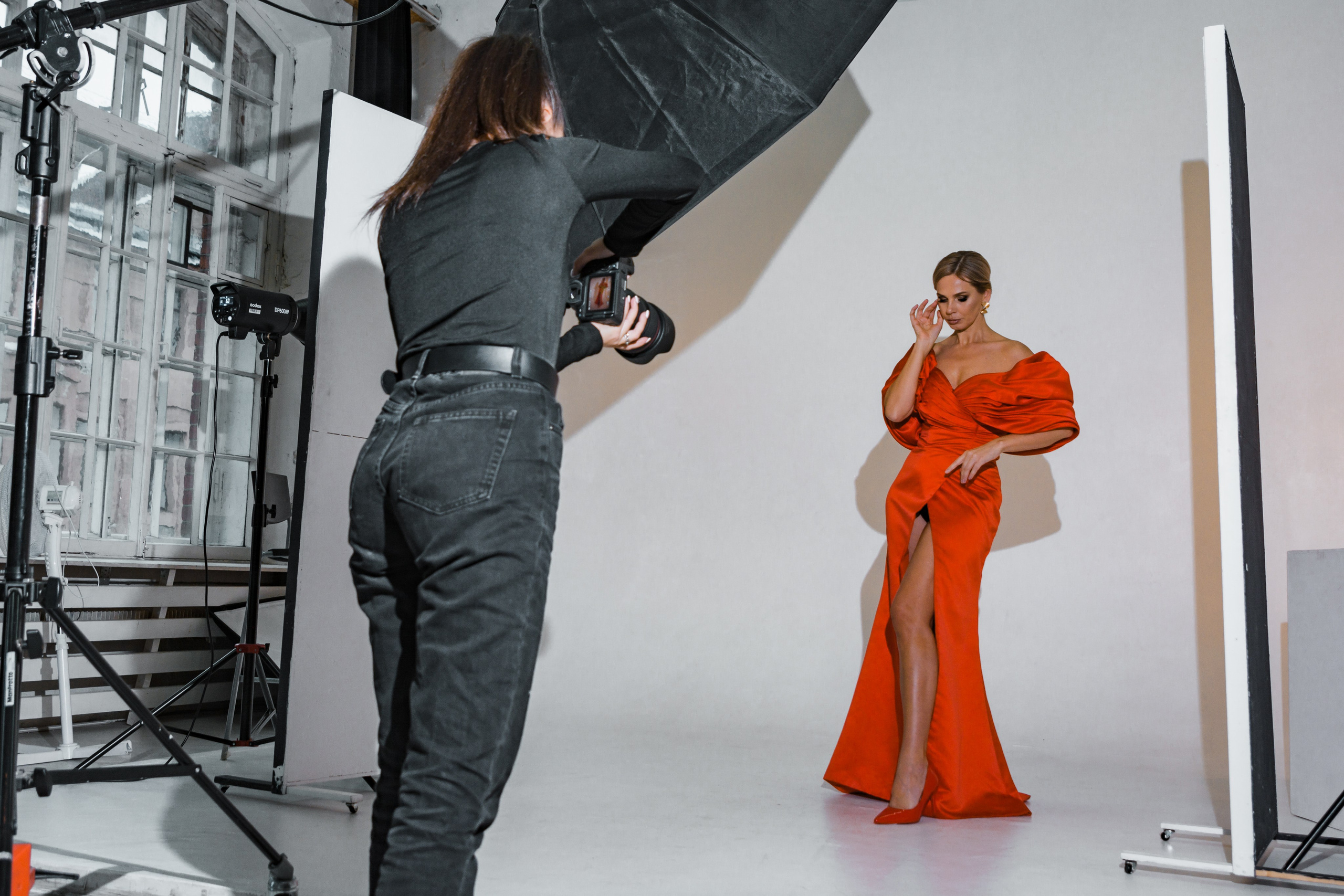 Фэшн-съёмка участниц Миссис Бизнес Гатчина 2023. Портретный фотограф в Санкт-Петербурге Дмитриева Наталия