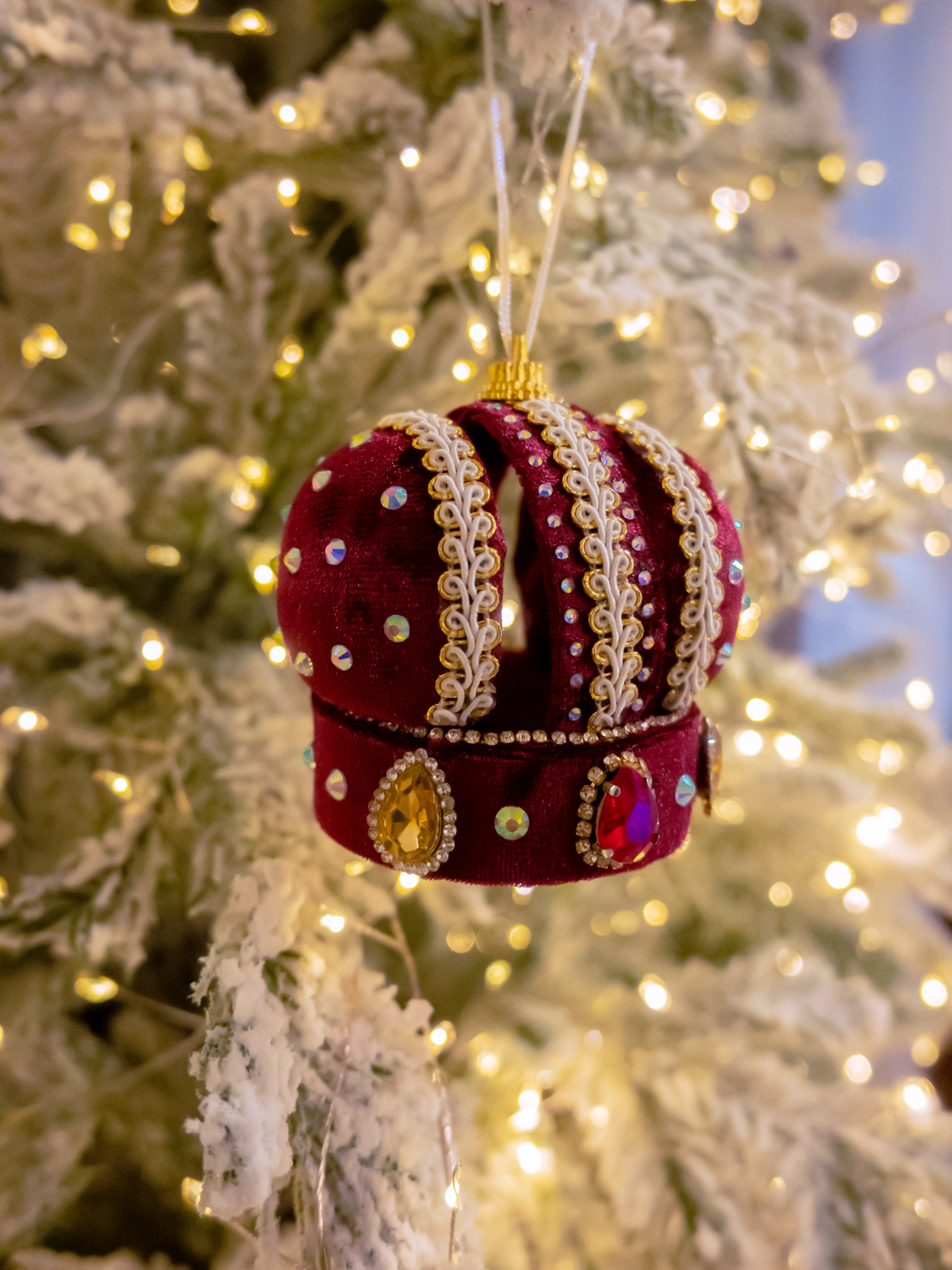 Набор елочных игрушек из красного бархата «Короны» 2шт. Елочные игрушки ручной работы / Fairytale decor