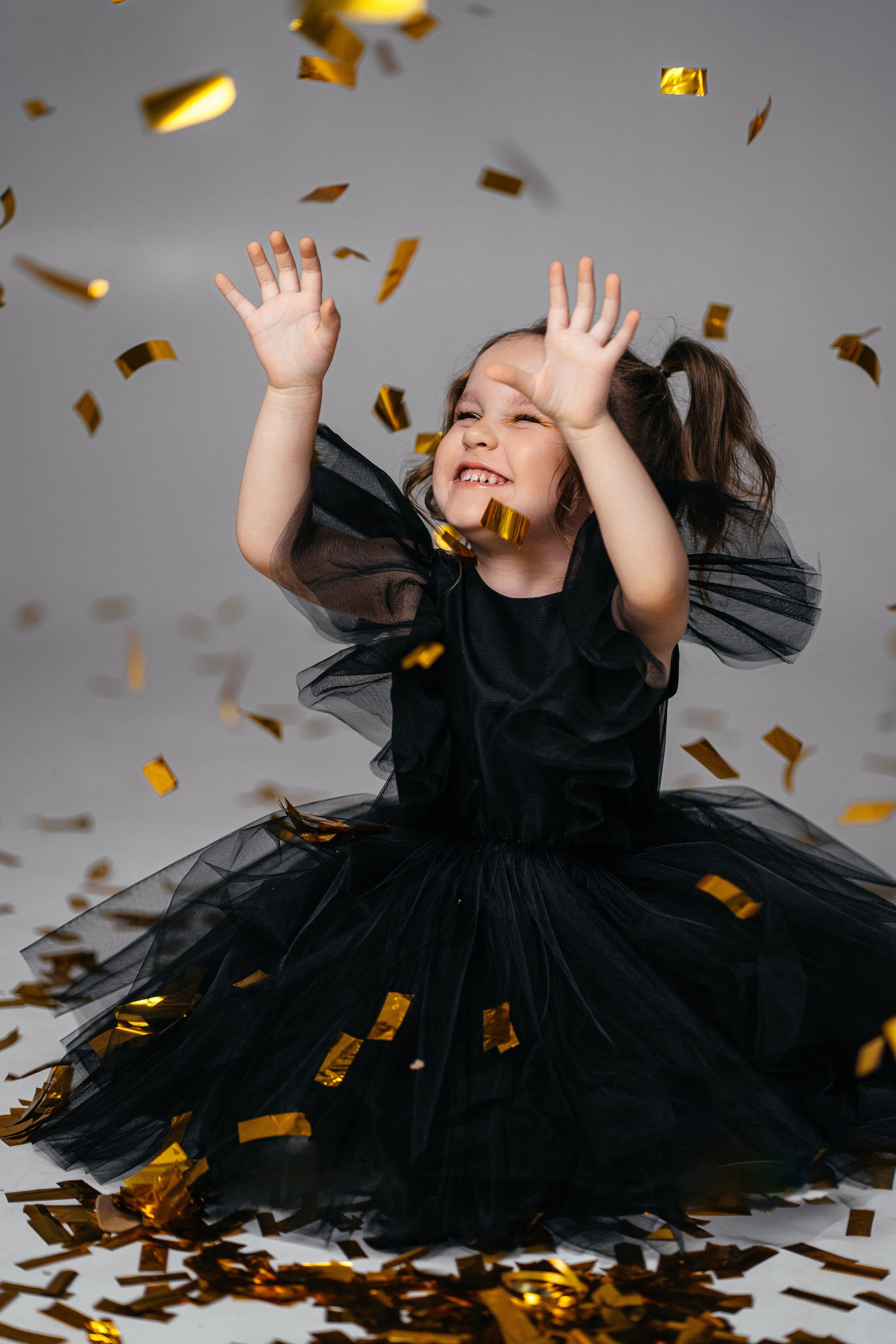 Фотосессия для девочки в платье. Фотограф Ким Наталья в Красноярске