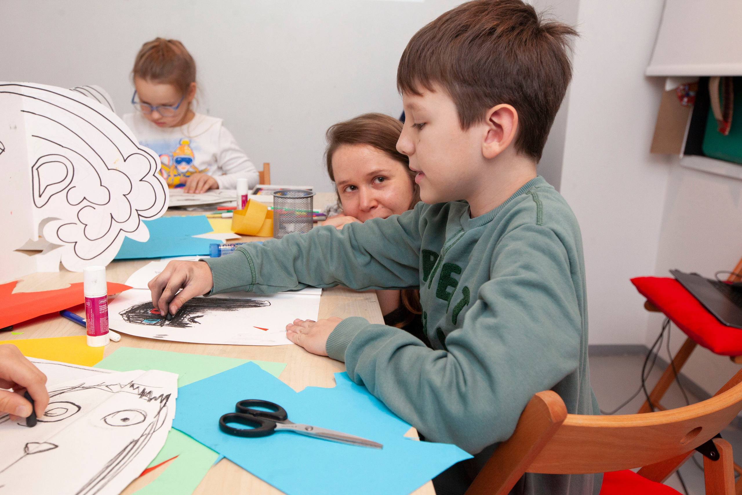 Детский мастер-класс в ММОМА. Stanislav Baryshev — People. Emotions. Atmosphere