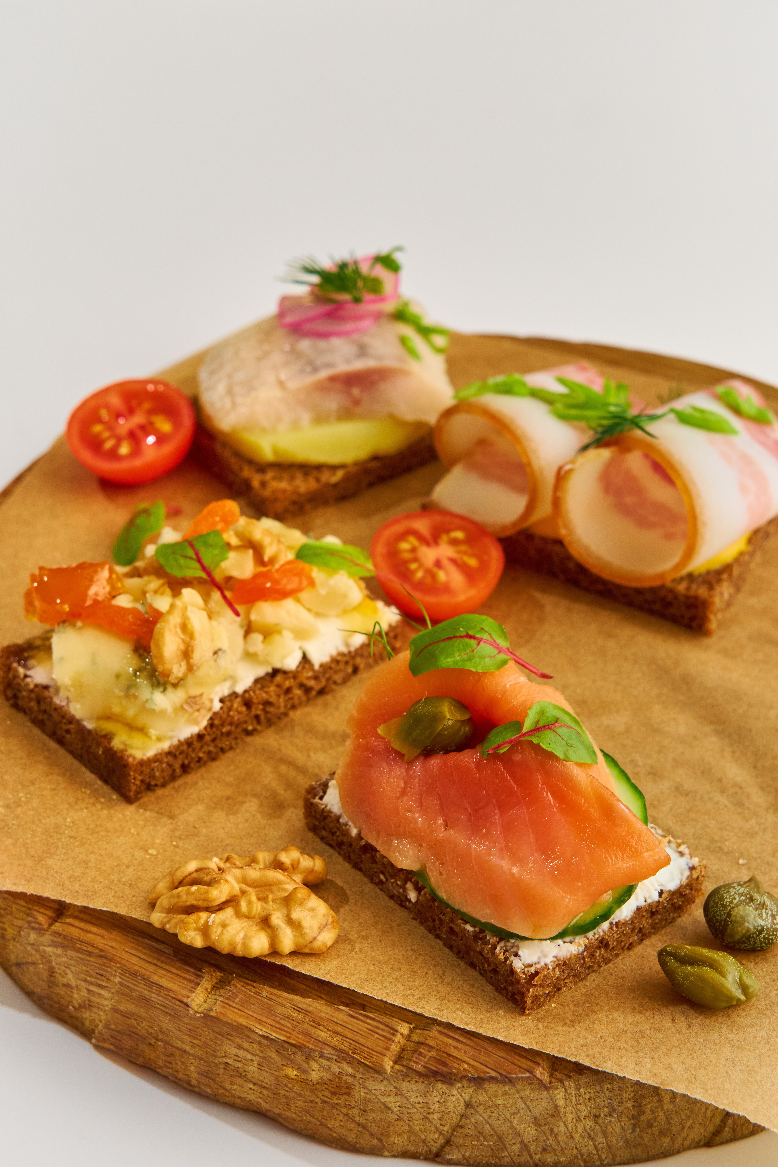 Фуд фото для теплоход ресторан "Корюшка". Фуд стилистика, отснимем рекламное фото или видео, услуги бренд шефа продакшн верстка меню Создание креативной концепции съемки — Создание