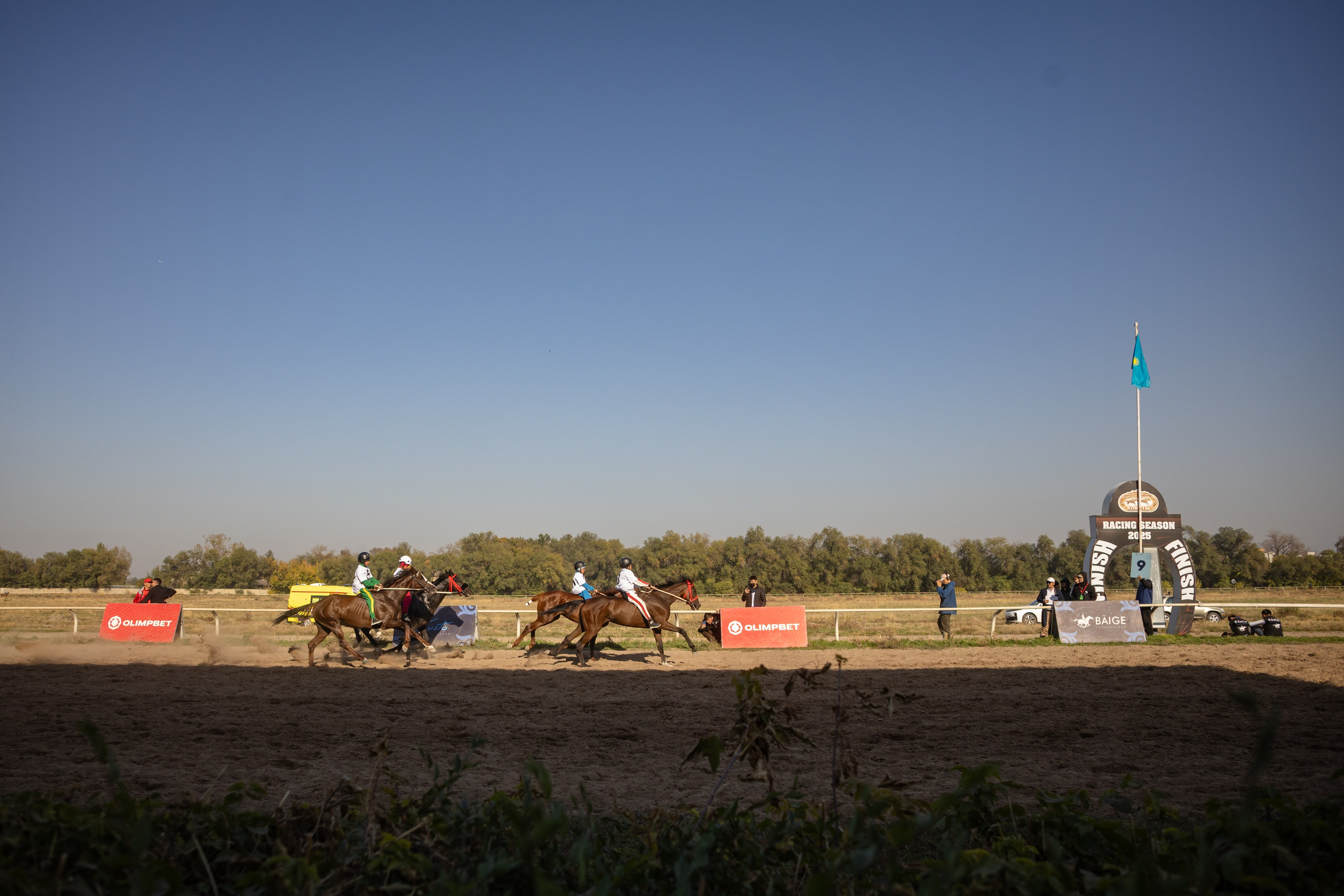 Фоторепортаж финал Казахстана по байге 2025 — конные забеги. Коммерческий и репортажный фотограф в Алматы — Jora Abramov
