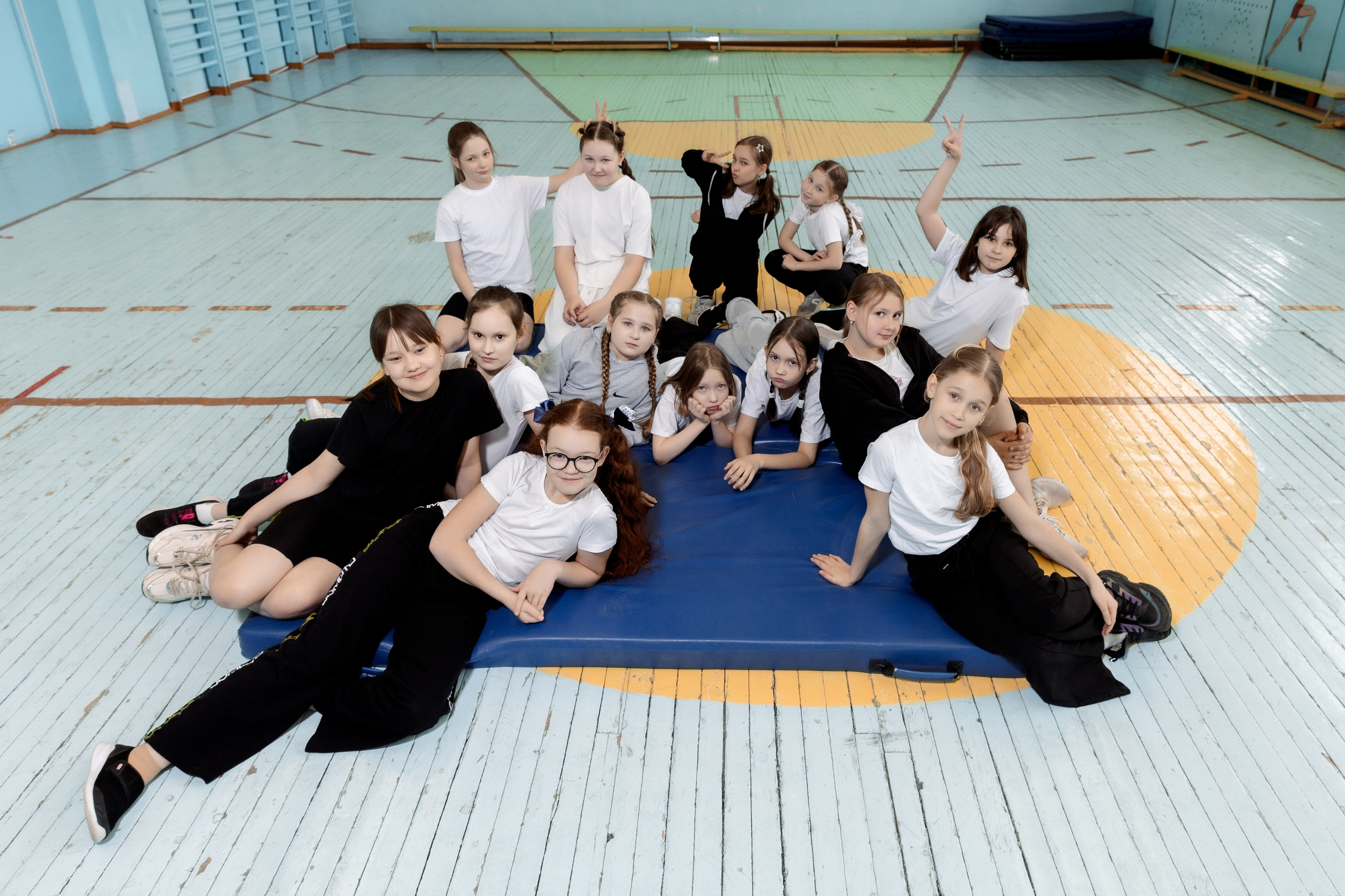 Школа 54 4А кл (2023-24) 2 часовая фотосессия в школе. Свадебный и Семейный фотограф г. Ижевск Гульназ Солдатова. Гульназ фото