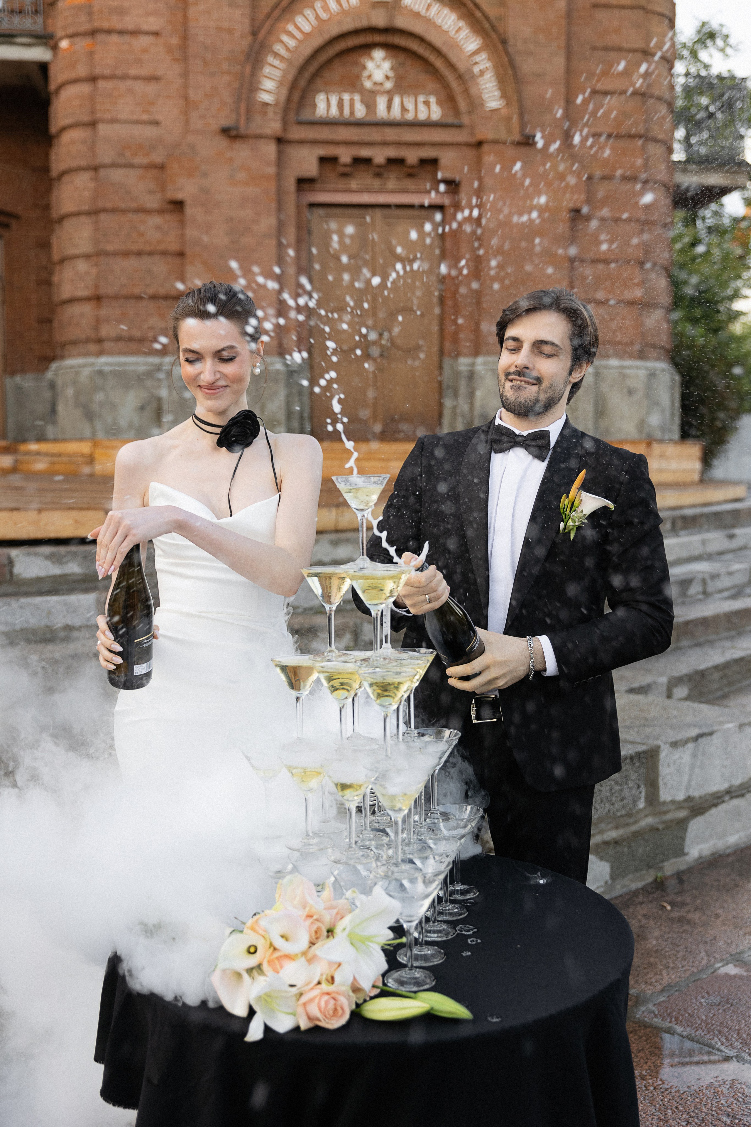 Брызги шампанского. Свадебный фотограф в Москве Полина Лелетко